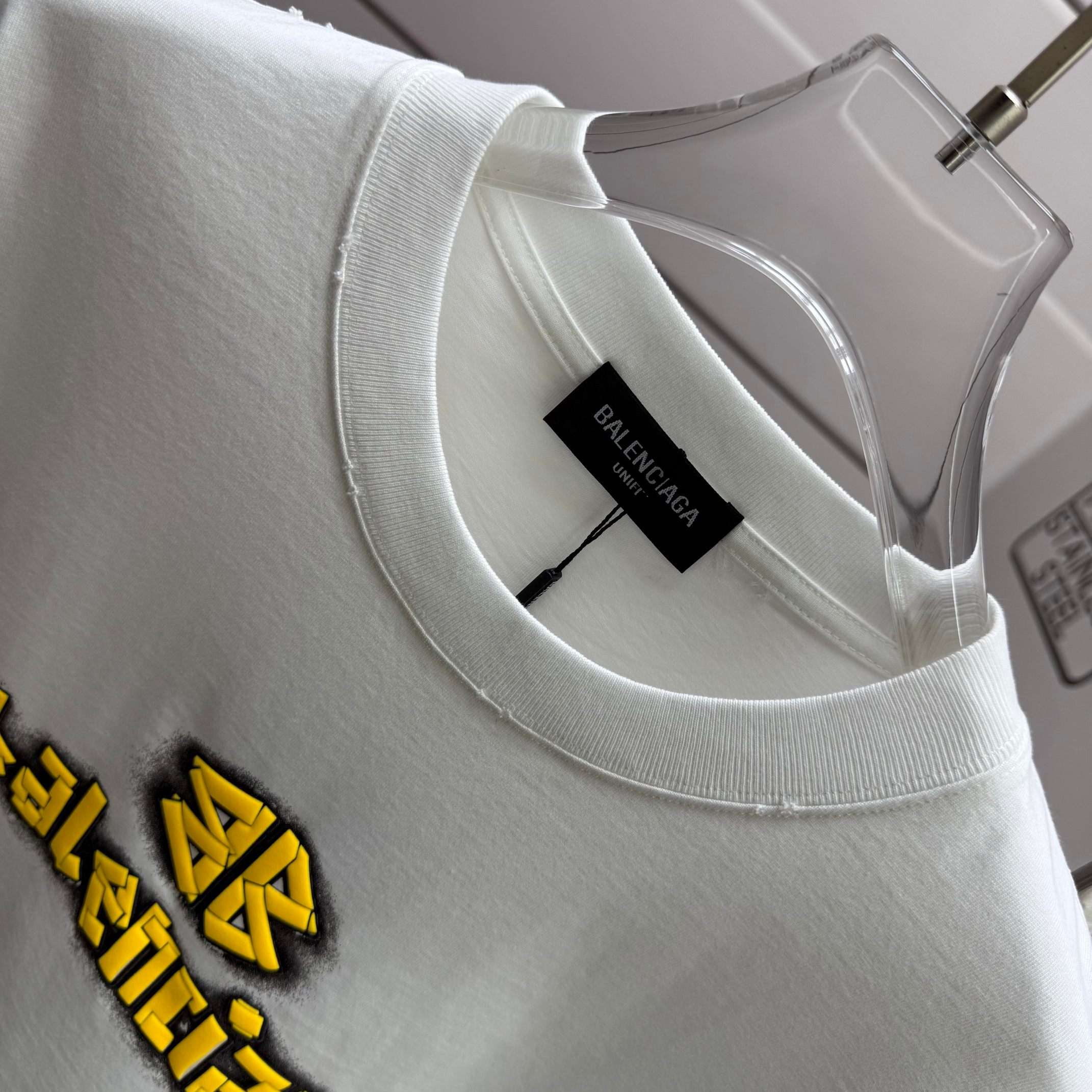 Balenciaga # 巴黎世* Balenciag*2026春夏新款 洗水磨破320克圆领短袖tee 宽松版 发泡工艺