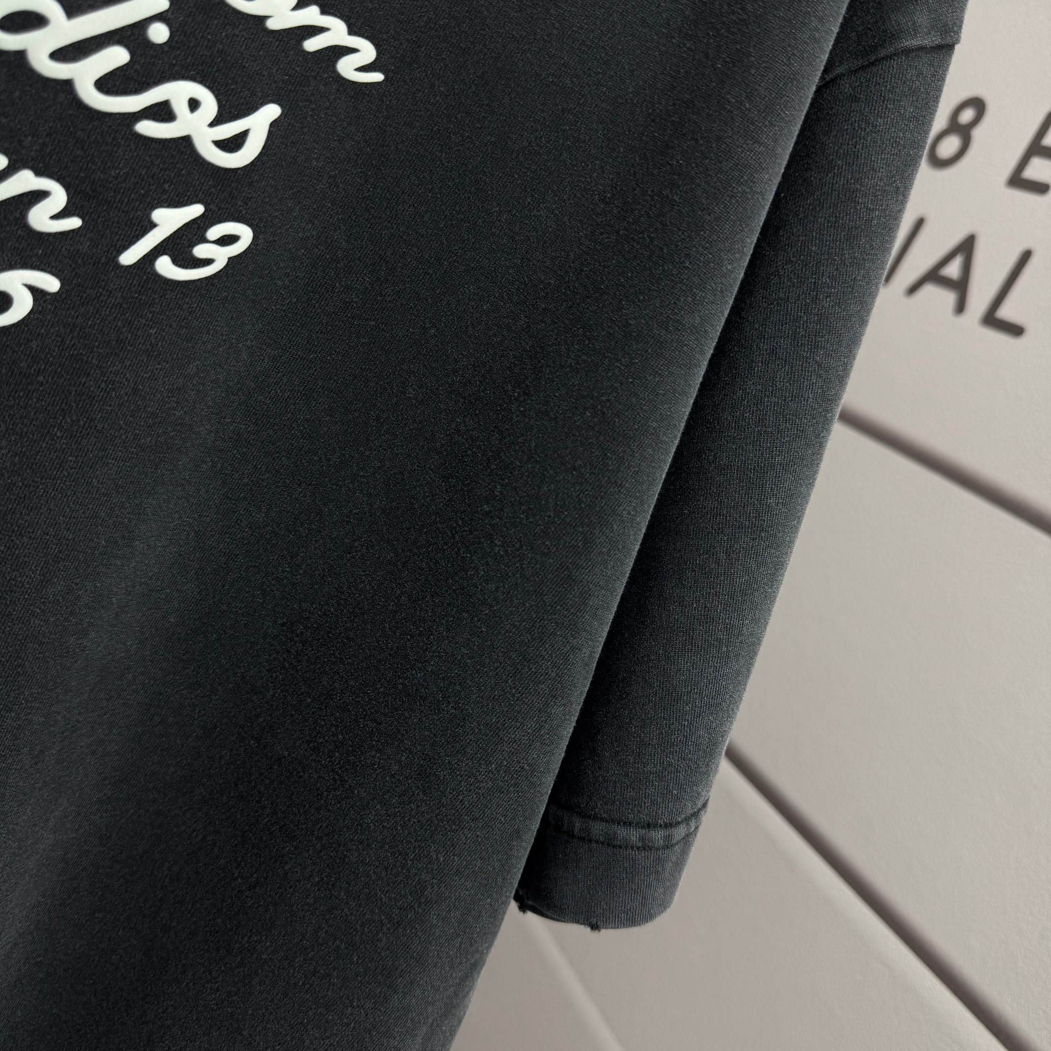 Dior # Acne* studios* 艾克*妮2026春夏新款 发泡字母工艺 洗水磨破320克圆领短袖tee 宽松版