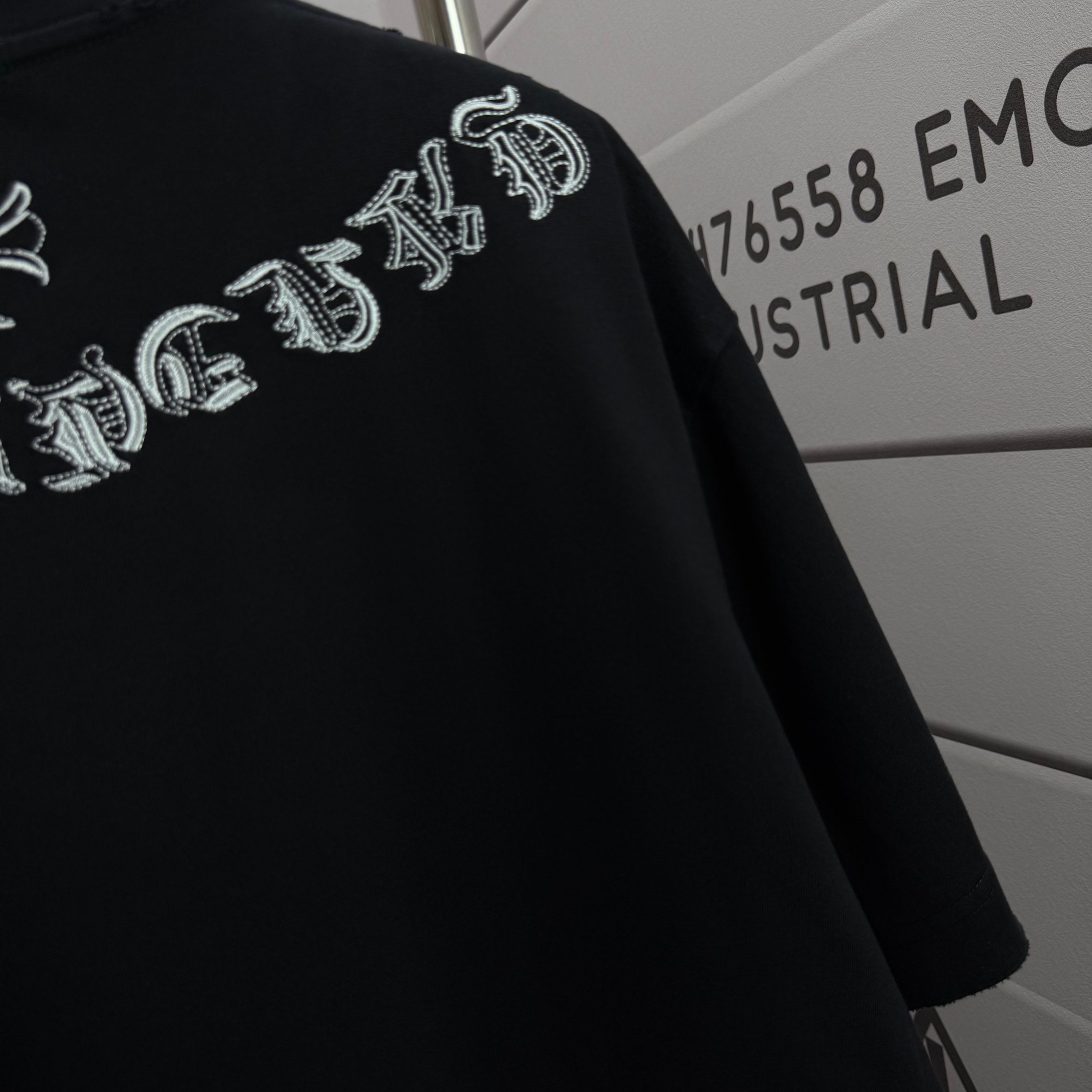 Chrome Hearts # CH 克罗* 2026春夏新款 洗水磨破320克圆领短袖tee 宽松版 刺绣工艺