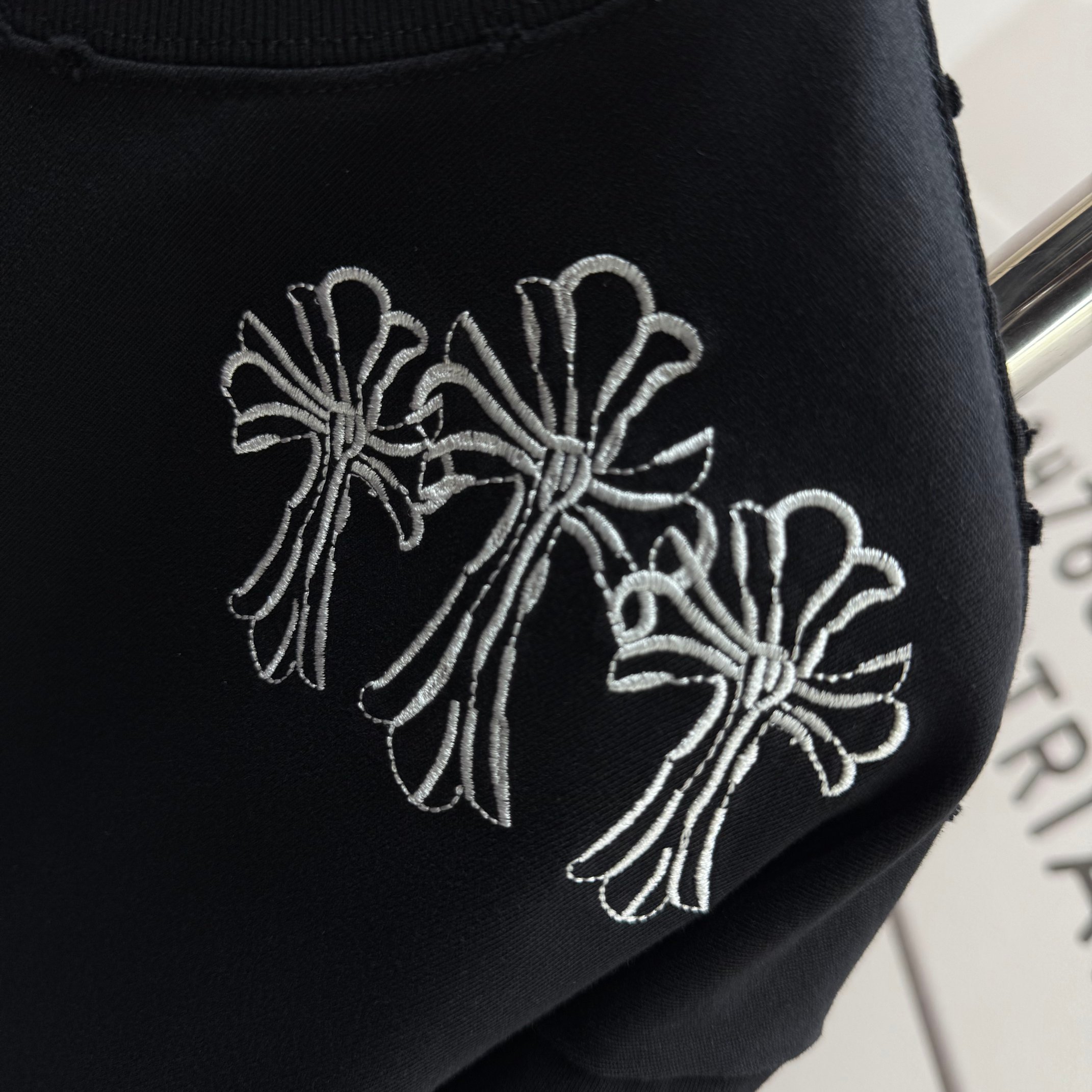 Chrome Hearts # CH 克罗* 2026春夏新款 洗水磨破320克圆领短袖tee 宽松版 刺绣工艺
