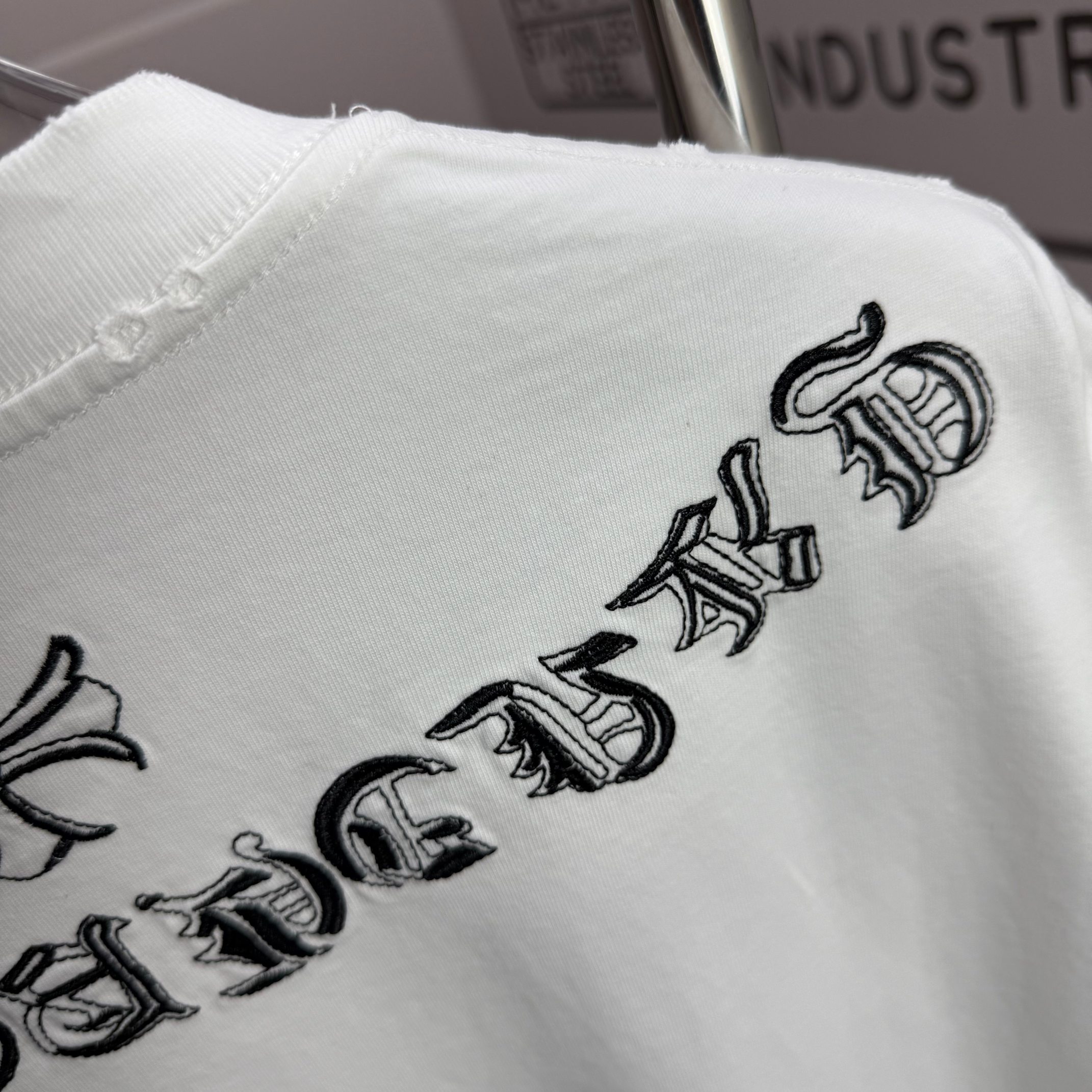 Chrome Hearts # CH 克罗* 2026春夏新款 洗水磨破320克圆领短袖tee 宽松版 刺绣工艺