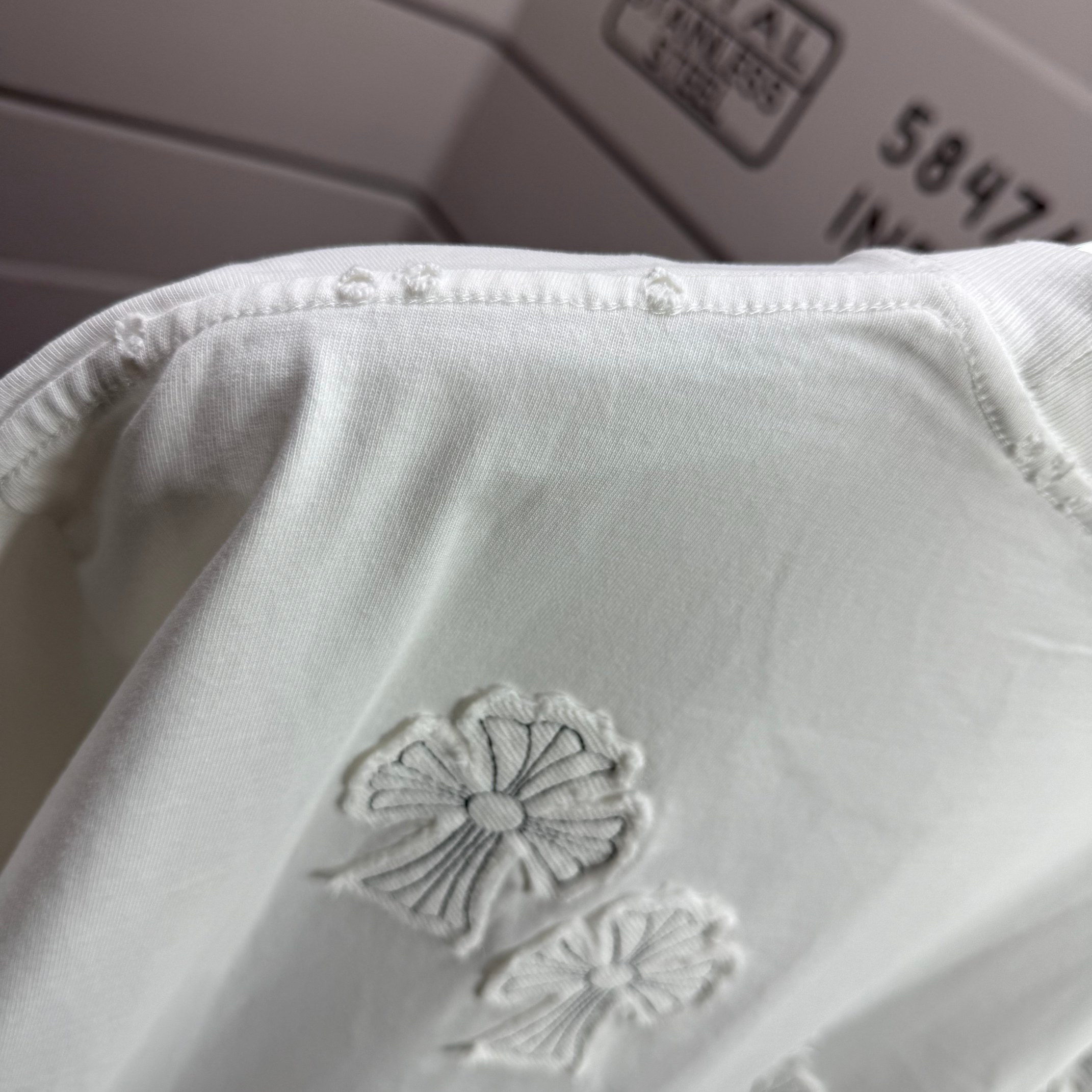 Chrome Hearts # CH 克罗* 2026春夏新款 洗水磨破320克圆领短袖tee 宽松版 贴布刺绣工艺