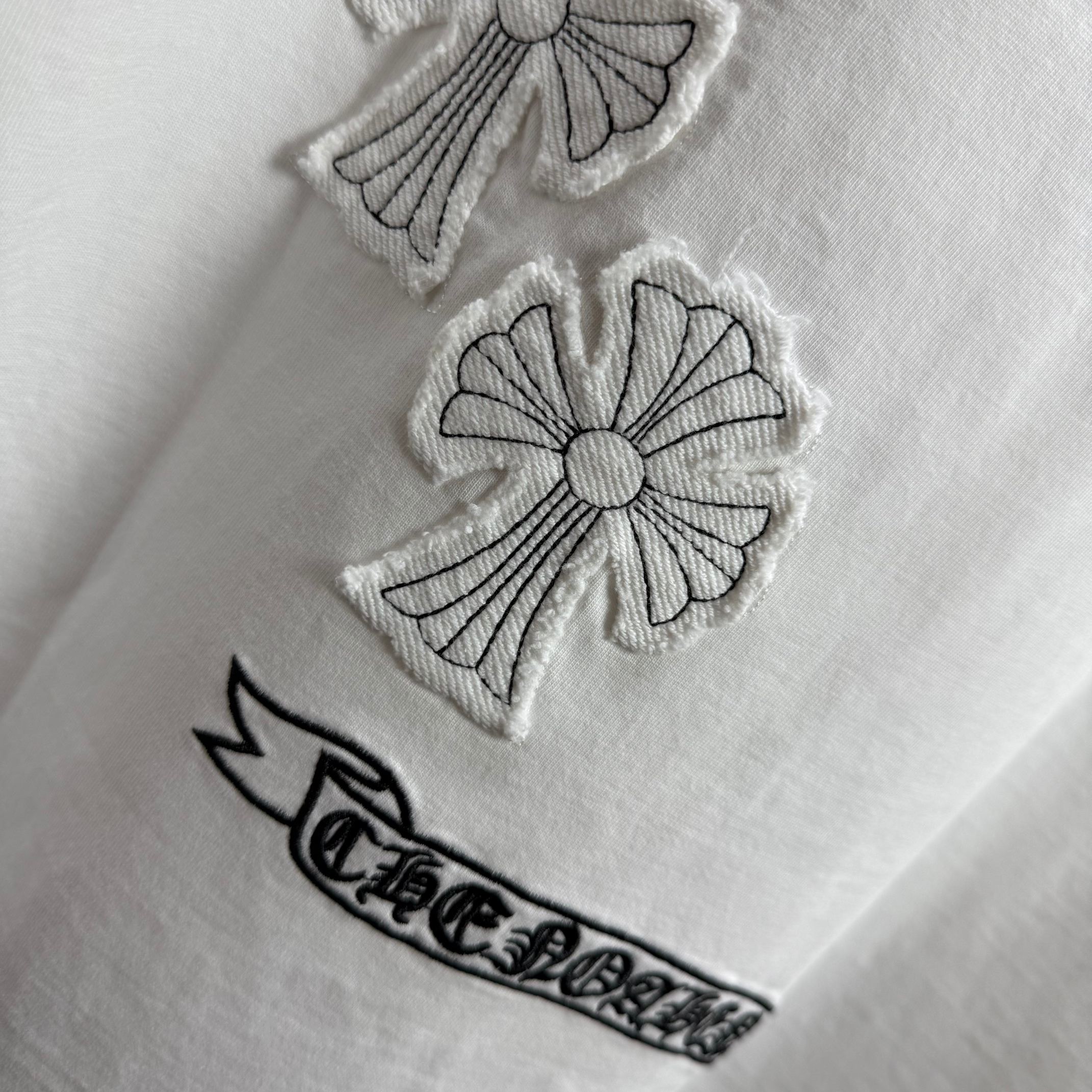 Chrome Hearts # CH 克罗* 2026春夏新款 洗水磨破320克圆领短袖tee 宽松版 贴布刺绣工艺