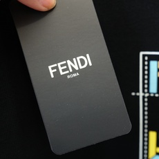 Fendi芬迪-26秋冬新品饰字母印花标识针织圆领卫衣,🐮🌷🎋🎋👿🌹👌➕正面饰字母印花,采用4棉加安伦加空气层面料,其特 Fendi芬迪-26秋冬新品饰字母印花标识针织圆领卫衣,🐮🌷🎋🎋👿🌹👌➕正面饰字母印花,采用4棉加安伦加空气层面料,其特