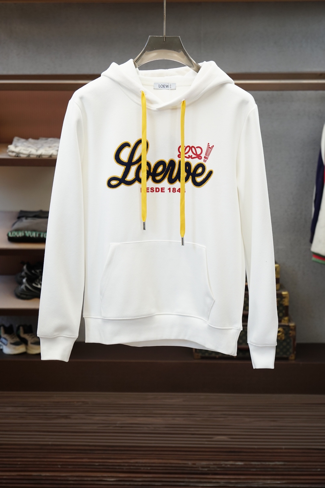 罗意威- Loewe-26秋冬新品饰字母印花标识针织圆领卫衣，🐮🌷🎋🎋👿🌹👌➕正面饰字母印花，采用4棉加安伦加空气层面料