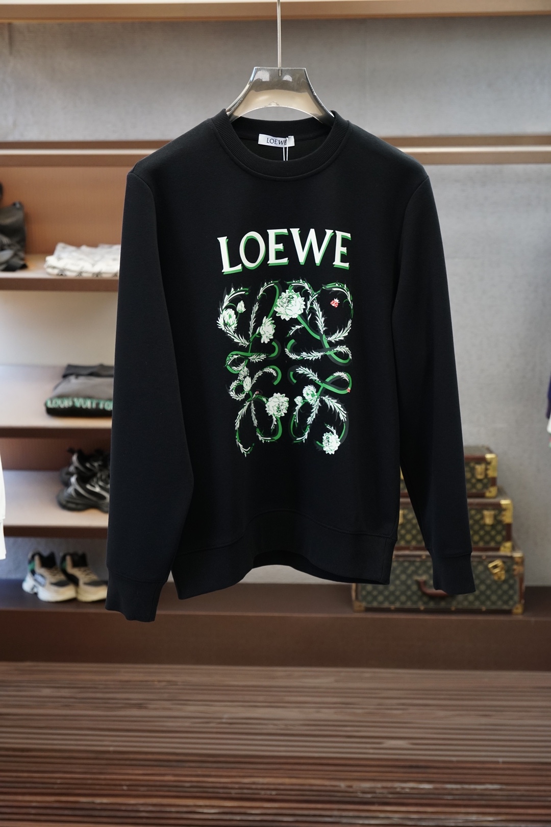 Loewe罗意威-26秋冬新品饰字母印花标识针织圆领卫衣，🐮🌷🎋🎋👿🌹👌➕正面饰字母印花，采用4棉加安伦加空气层面料，其