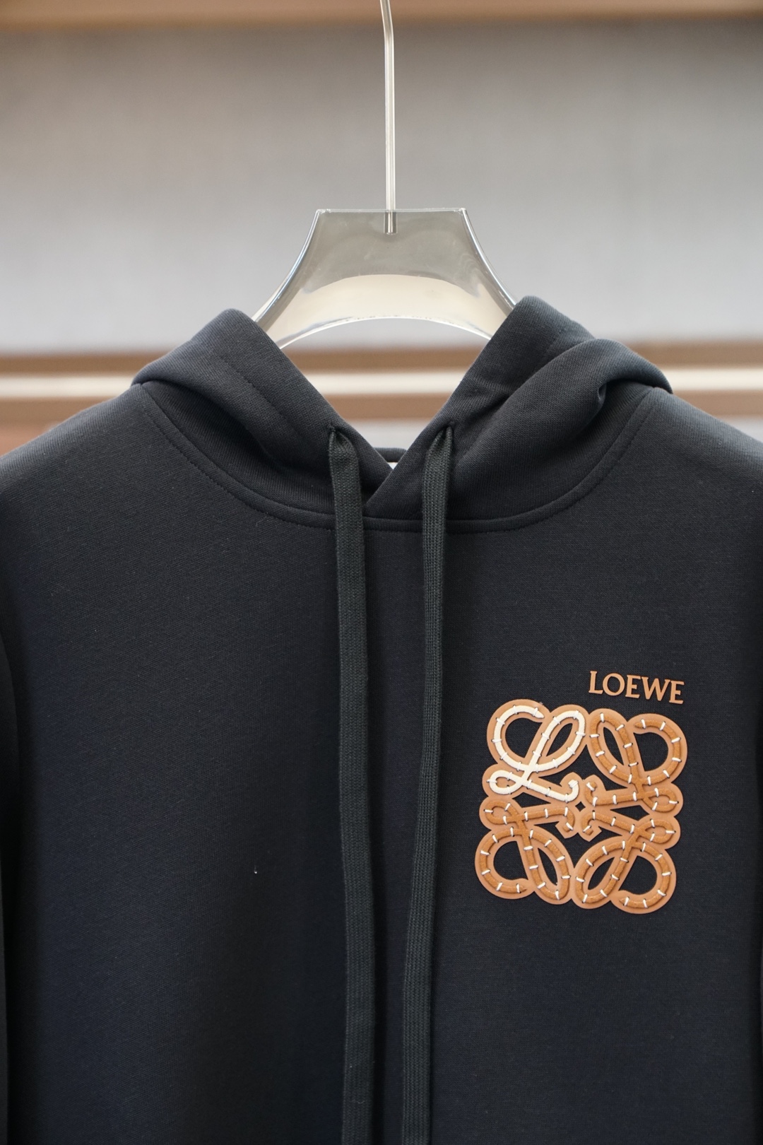 罗意威- Loewe-26秋冬新品饰字母印花标识针织圆领卫衣，🐮🌷🎋🎋👿🌹👌➕正面饰字母印花，采用4棉加安伦加空气层面料