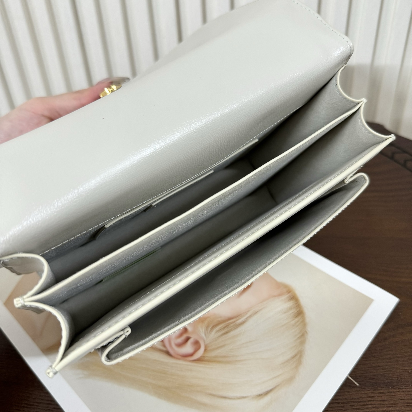 全套包装！Sunset日落包永不过时的款式，特制牛皮鳄鱼纹，包身精致又立体，侧面是小风琴设计，有种低调奢