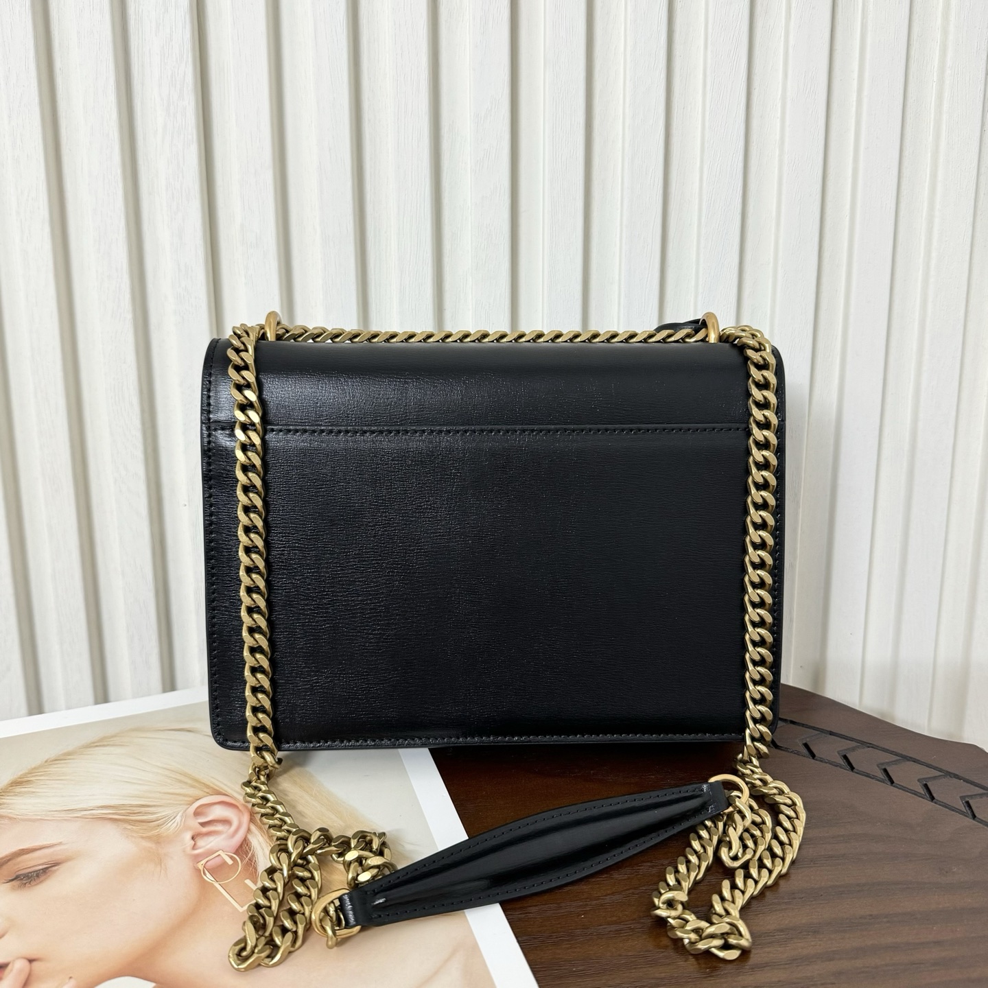 全套包装！Sunset日落包永不过时的款式，特制牛皮鳄鱼纹，包身精致又立体，侧面是小风琴设计，有种低调奢