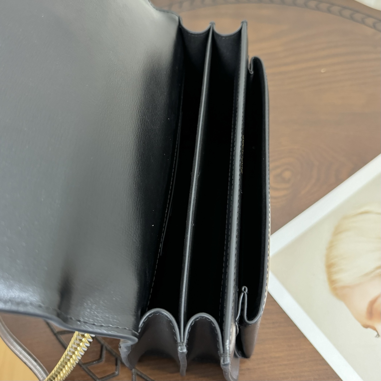 全套包装！Sunset日落包永不过时的款式，特制牛皮鳄鱼纹，包身精致又立体，侧面是小风琴设计，有种低调奢