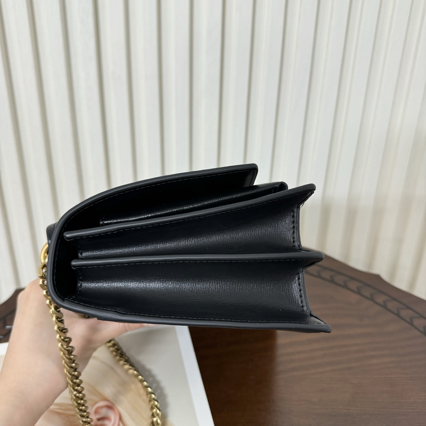 全套包装！Sunset日落包永不过时的款式，特制牛皮鳄鱼纹，包身精致又立体，侧面是小风琴设计，有种低调奢