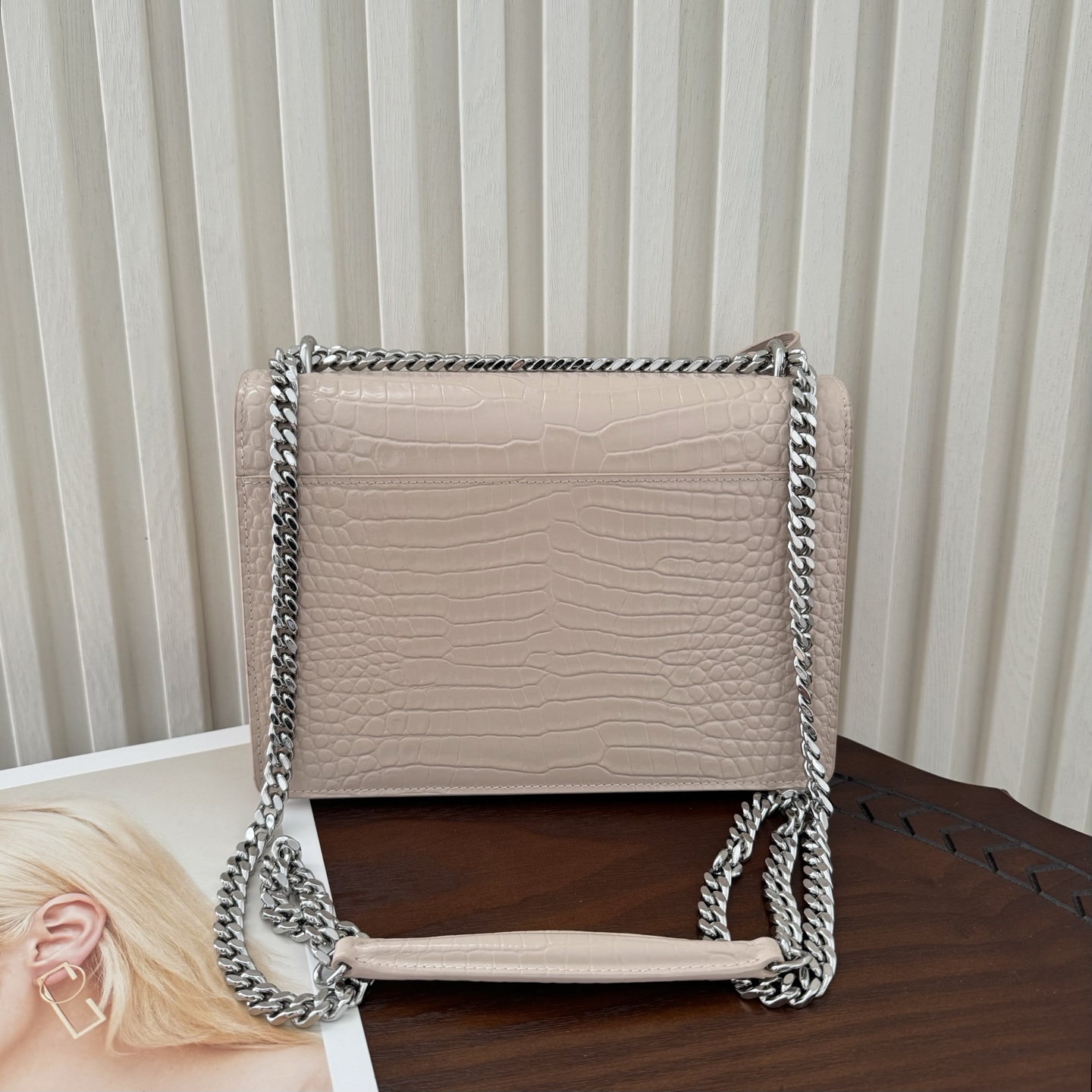 全套包装！Sunset日落包永不过时的款式，特制牛皮鳄鱼纹，包身精致又立体，侧面是小风琴设计，有种低调奢