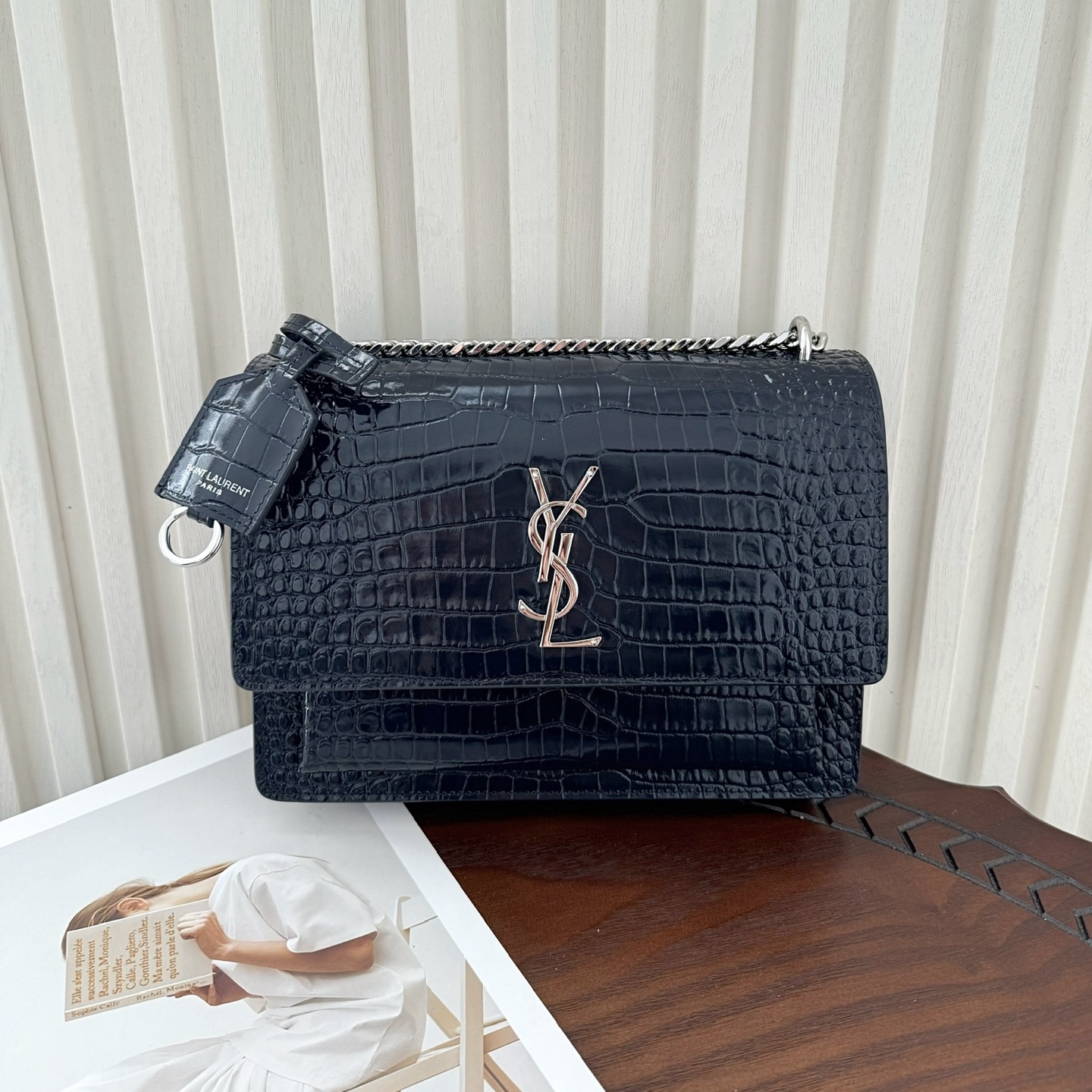 全套包装！Sunset日落包永不过时的款式，特制牛皮鳄鱼纹，包身精致又立体，侧面是小风琴设计，有种低调奢