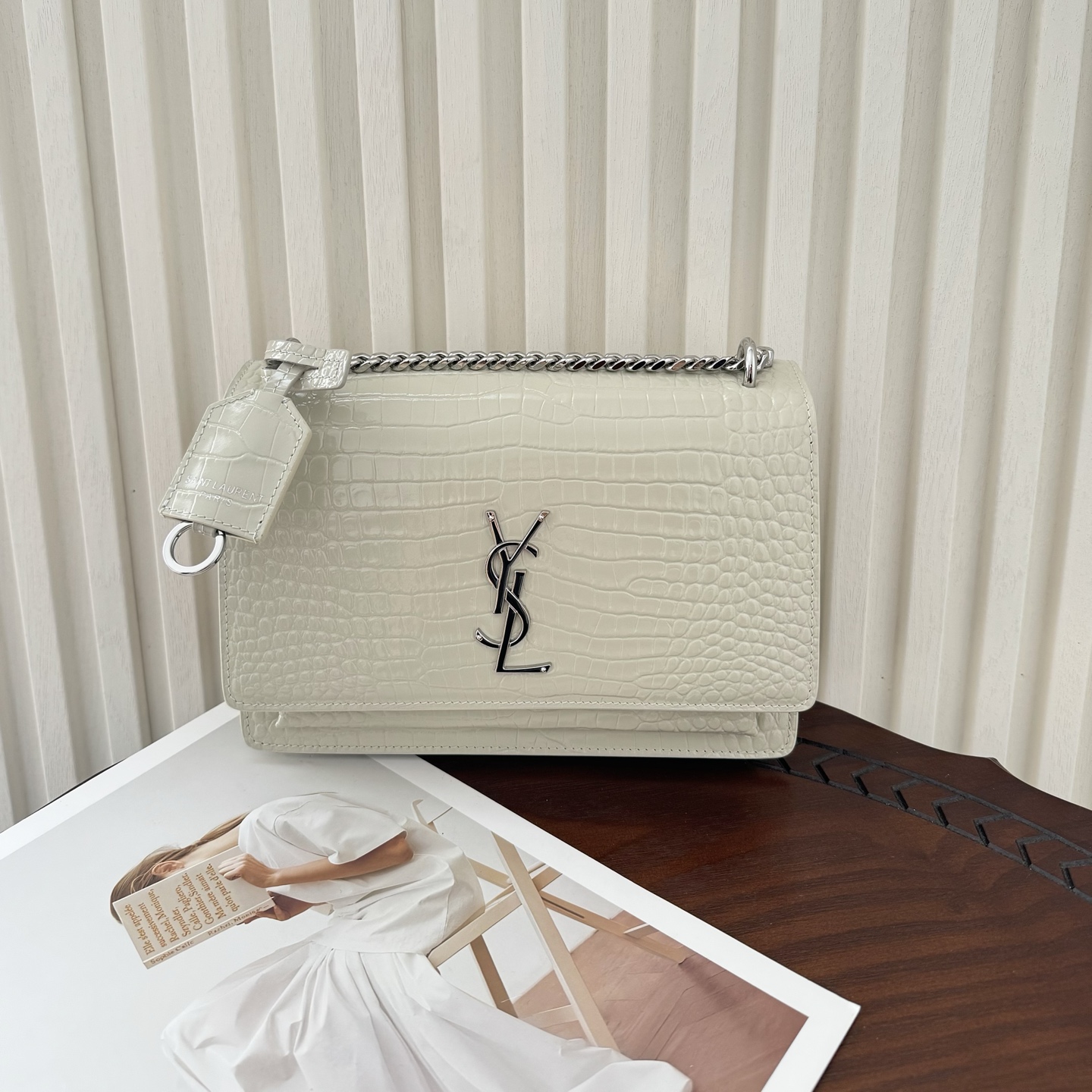 全套包装！Sunset日落包永不过时的款式，特制牛皮鳄鱼纹，包身精致又立体，侧面是小风琴设计，有种低调奢