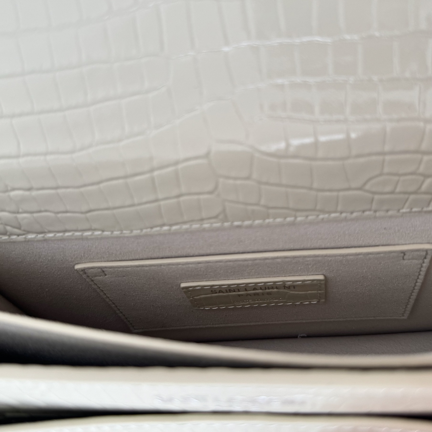 全套包装！Sunset日落包永不过时的款式，特制牛皮鳄鱼纹，包身精致又立体，侧面是小风琴设计，有种低调奢