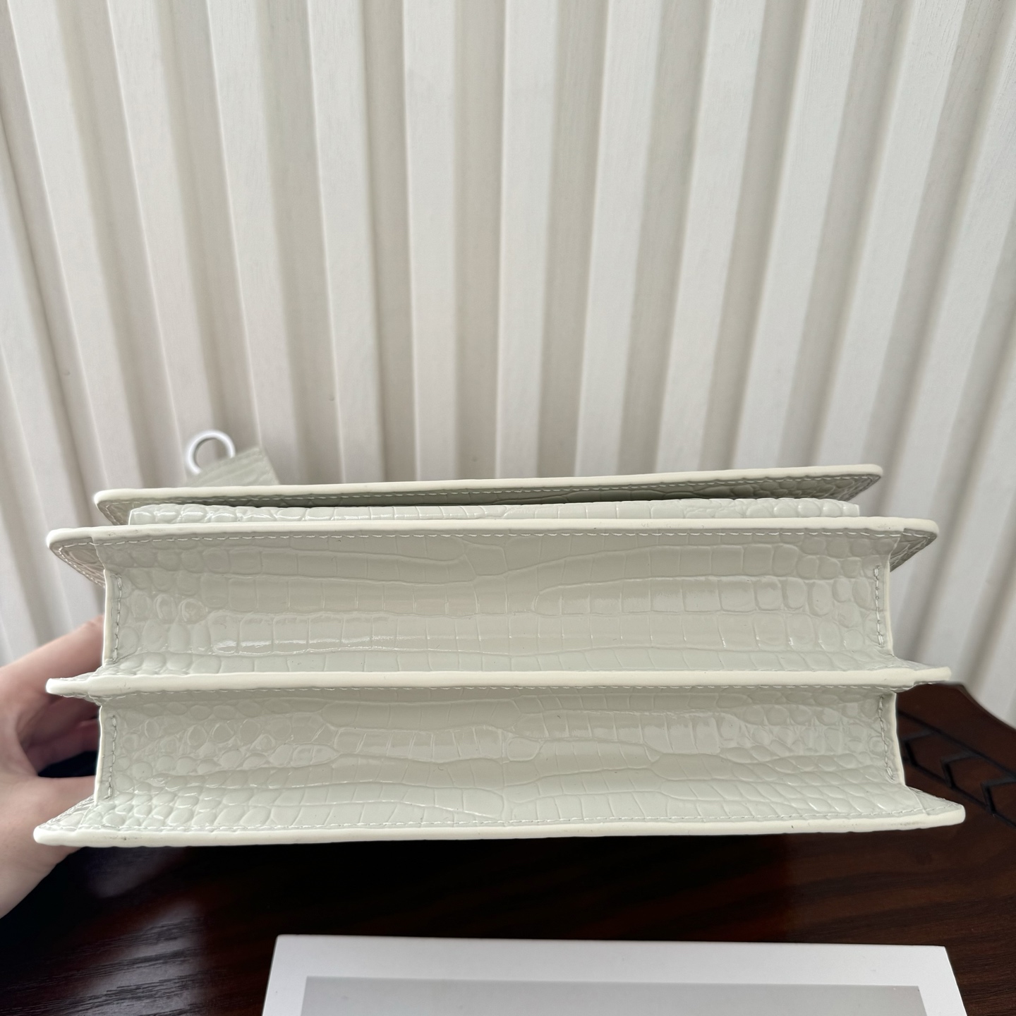 全套包装！Sunset日落包永不过时的款式，特制牛皮鳄鱼纹，包身精致又立体，侧面是小风琴设计，有种低调奢