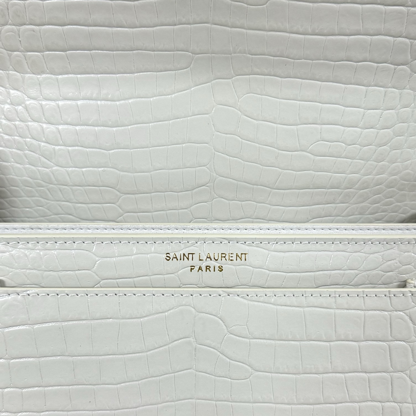 全套包装！Sunset日落包永不过时的款式，特制牛皮鳄鱼纹，包身精致又立体，侧面是小风琴设计，有种低调奢