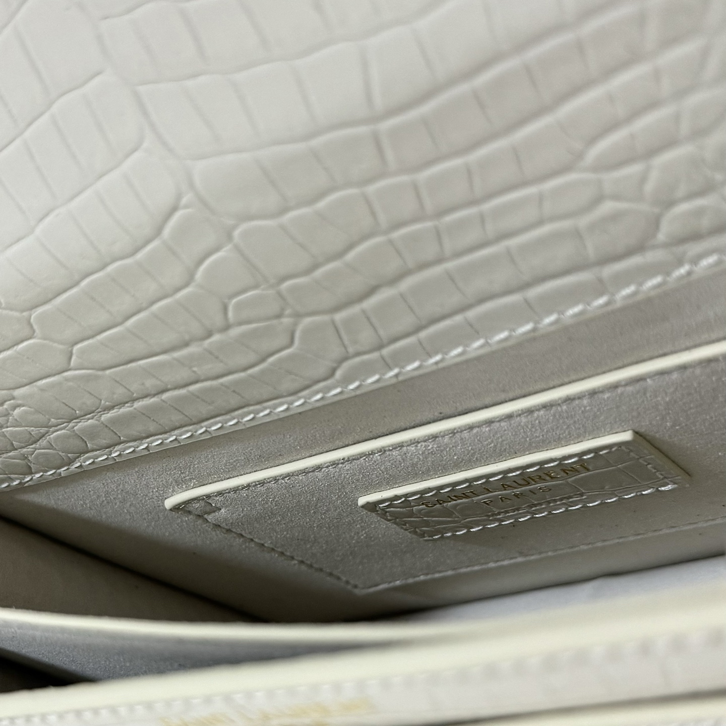 全套包装！Sunset日落包永不过时的款式，特制牛皮鳄鱼纹，包身精致又立体，侧面是小风琴设计，有种低调奢