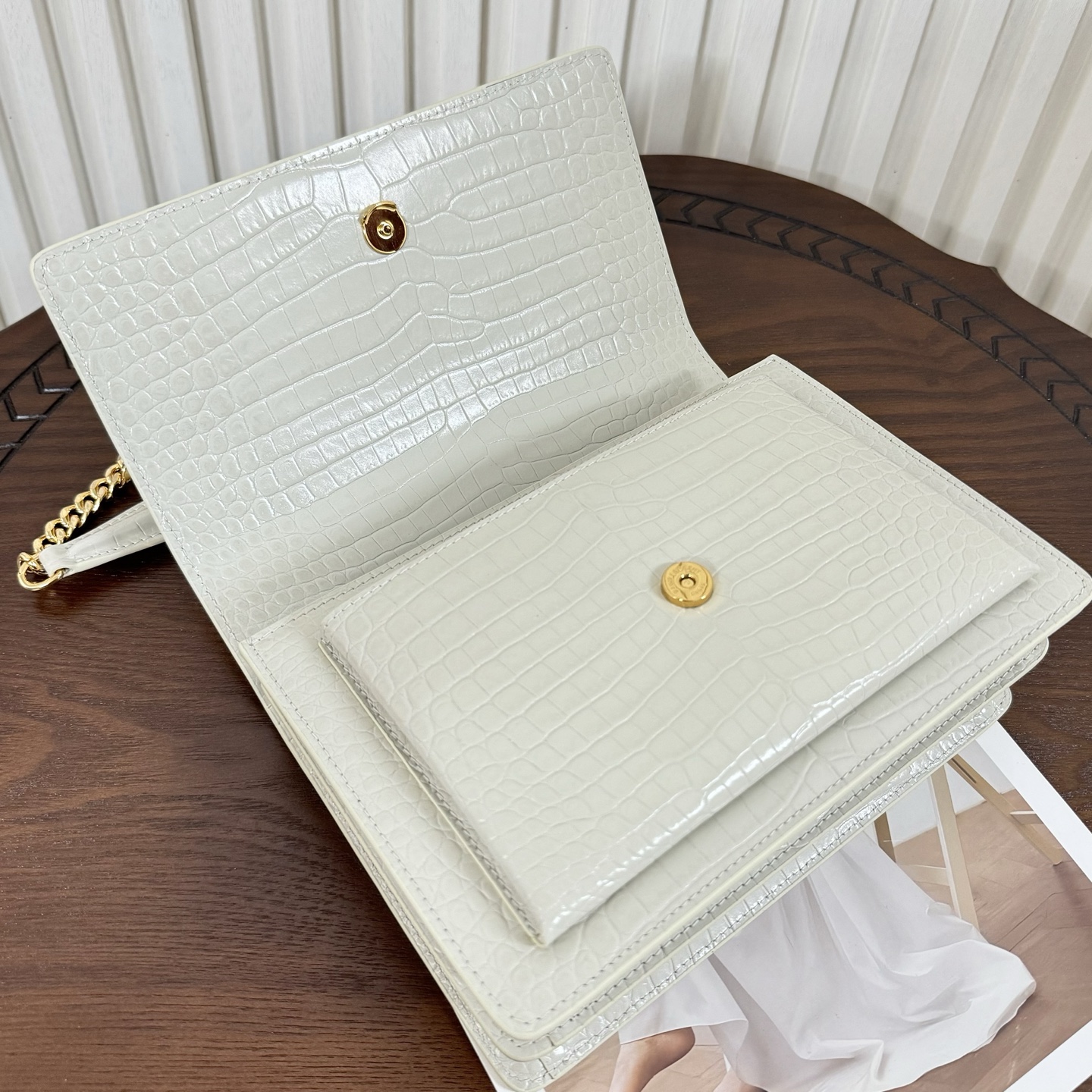 全套包装！Sunset日落包永不过时的款式，特制牛皮鳄鱼纹，包身精致又立体，侧面是小风琴设计，有种低调奢