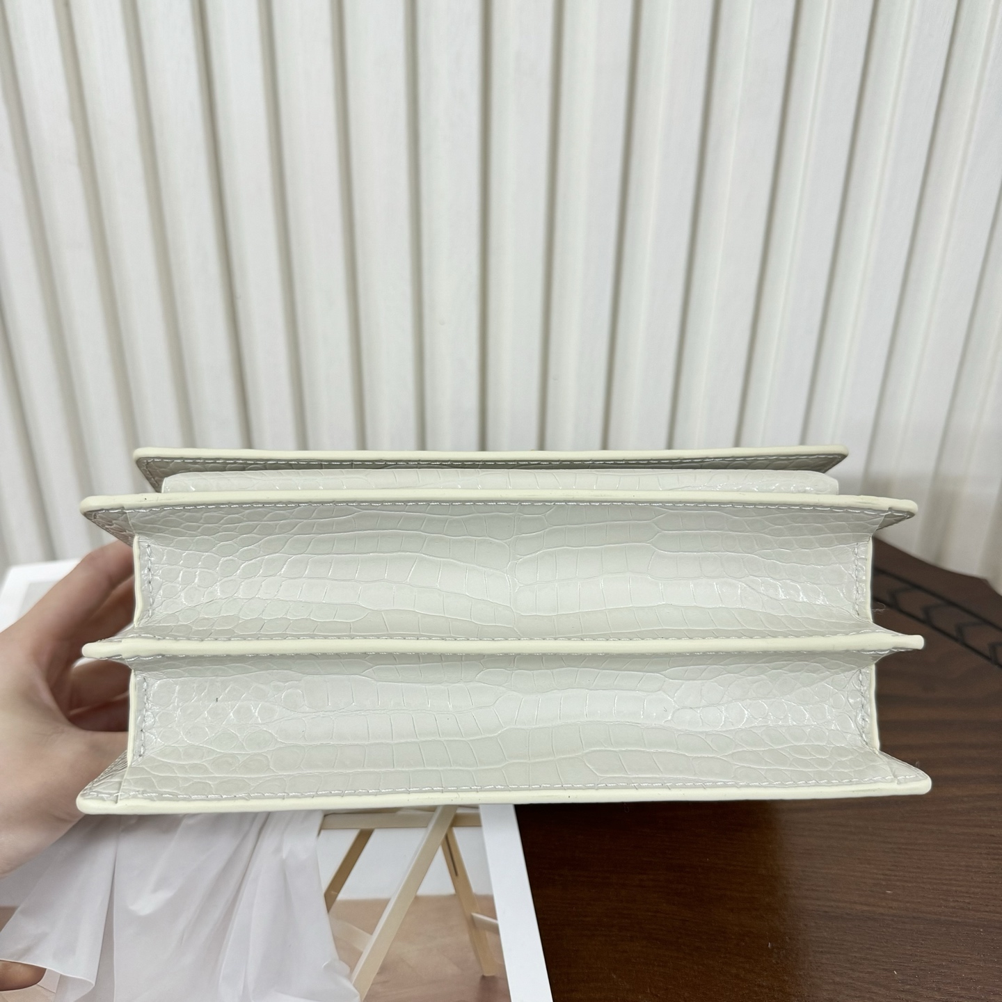 全套包装！Sunset日落包永不过时的款式，特制牛皮鳄鱼纹，包身精致又立体，侧面是小风琴设计，有种低调奢