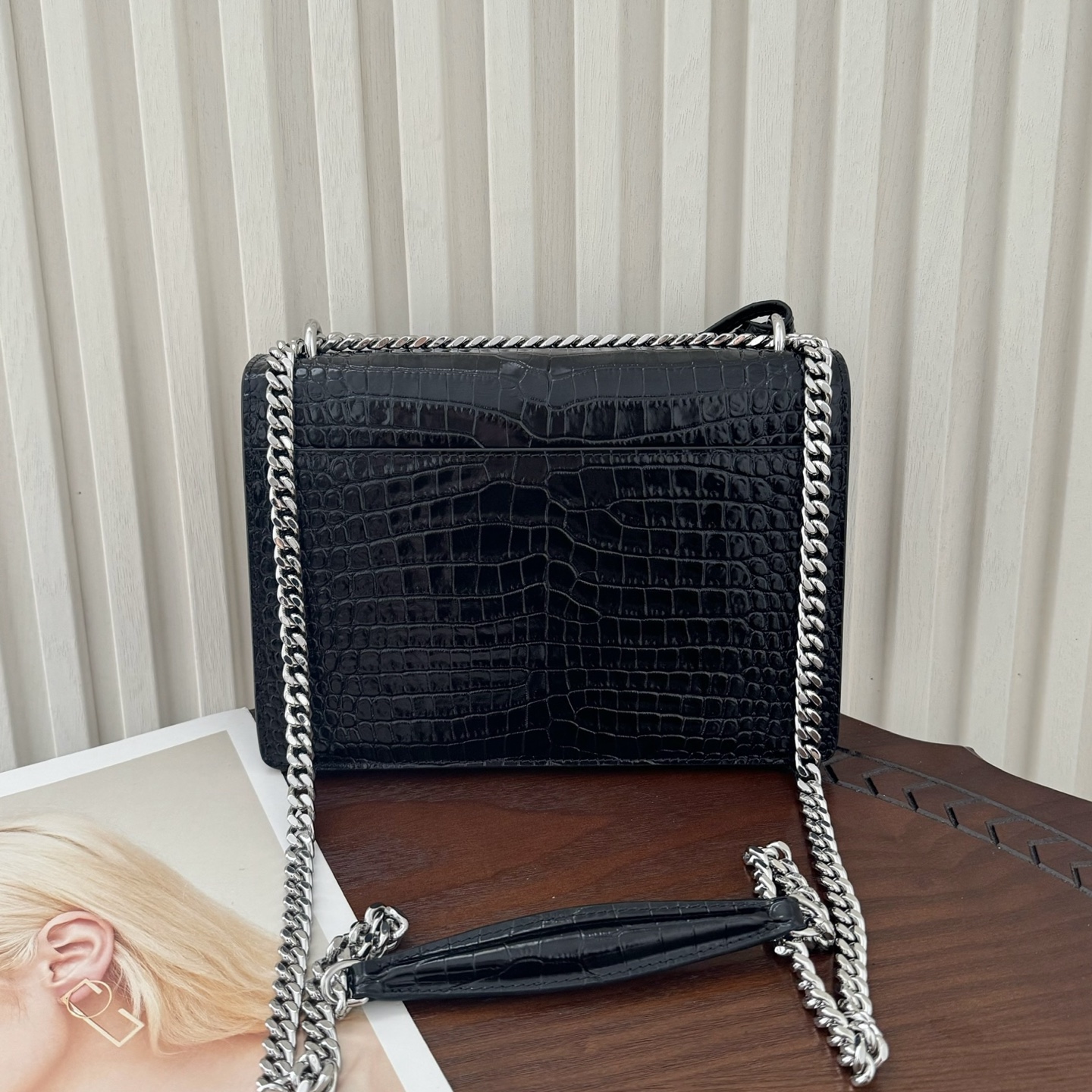 全套包装！Sunset日落包永不过时的款式，特制牛皮鳄鱼纹，包身精致又立体，侧面是小风琴设计，有种低调奢