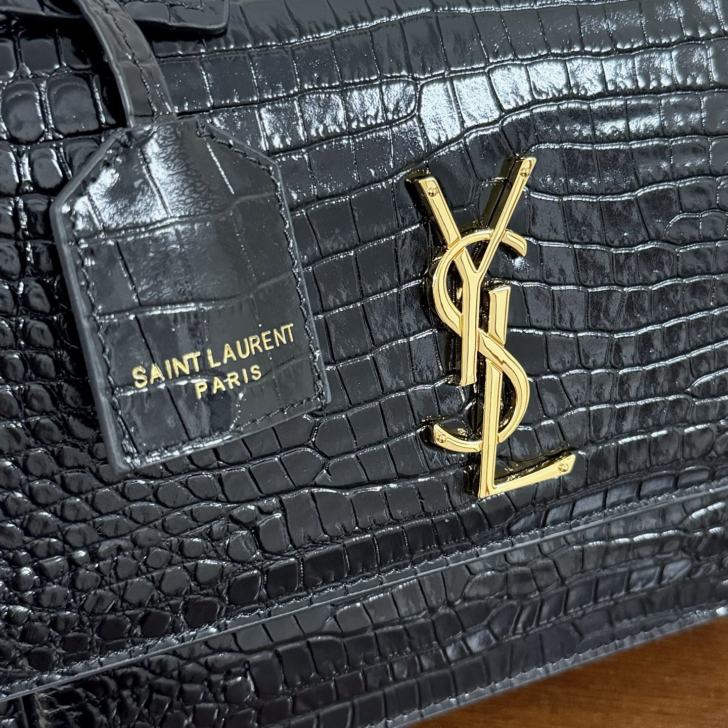 全套包装！Sunset日落包永不过时的款式，特制牛皮鳄鱼纹，包身精致又立体，侧面是小风琴设计，有种低调奢