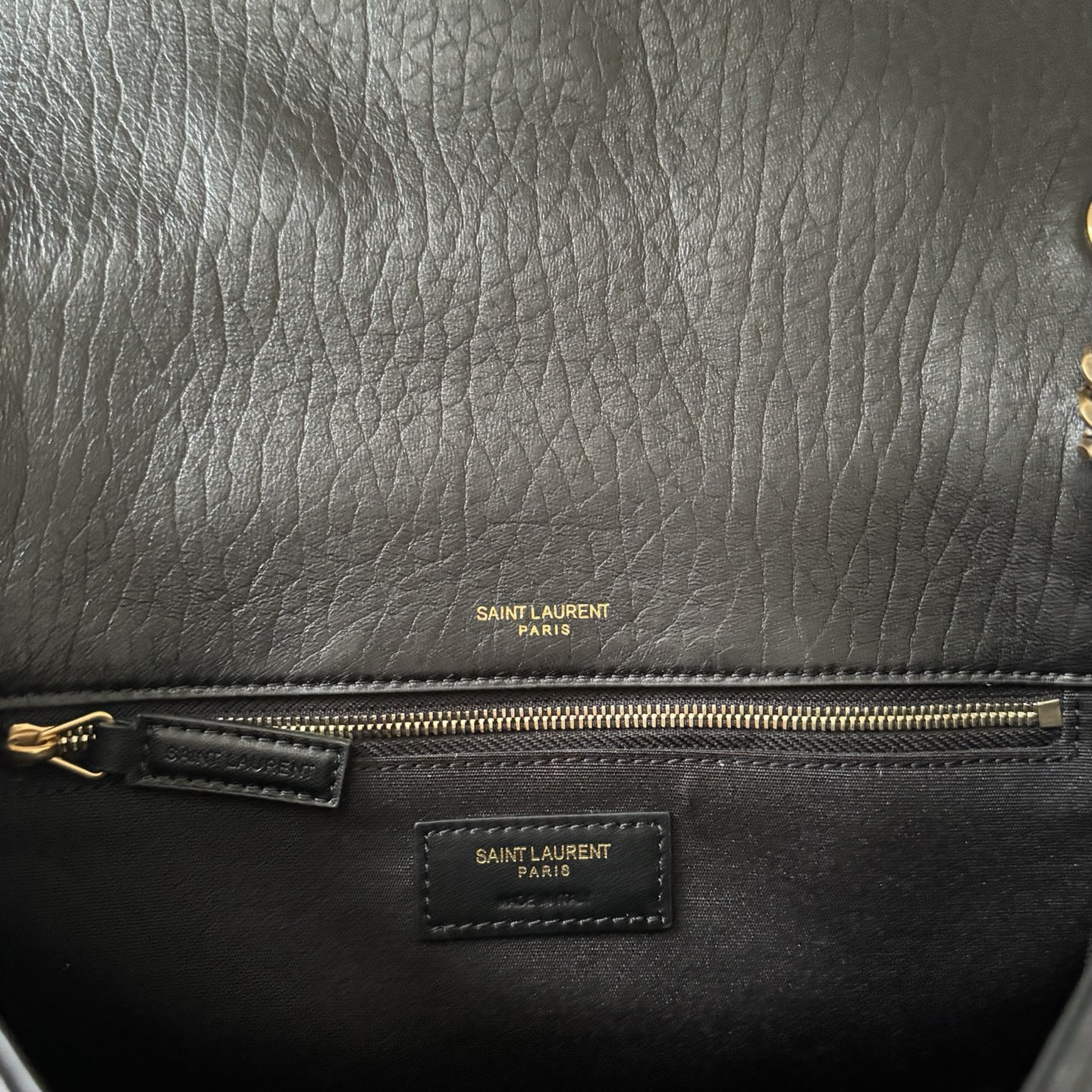 全套包装！Niki家族新成员，柔软羊皮手感柔软舒适，自然软塌。不规则纹理更有复古感，斜挎或腋下都很气场十