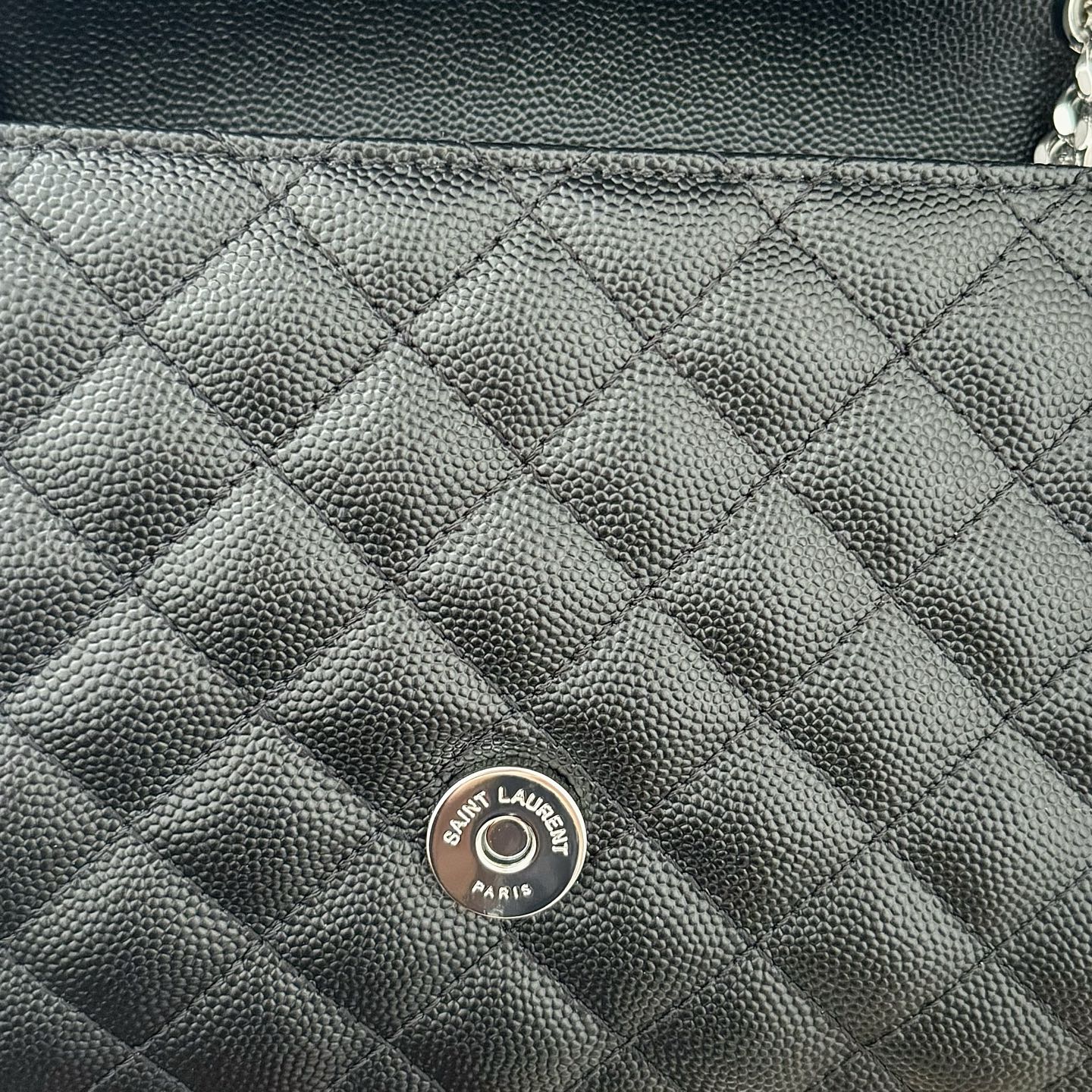 全套包装！ENVELOPPE小号，经典就是永恒，采用鱼子酱牛皮非常耐磨，V形纹和菱形纹混合绗缝包缝多种背