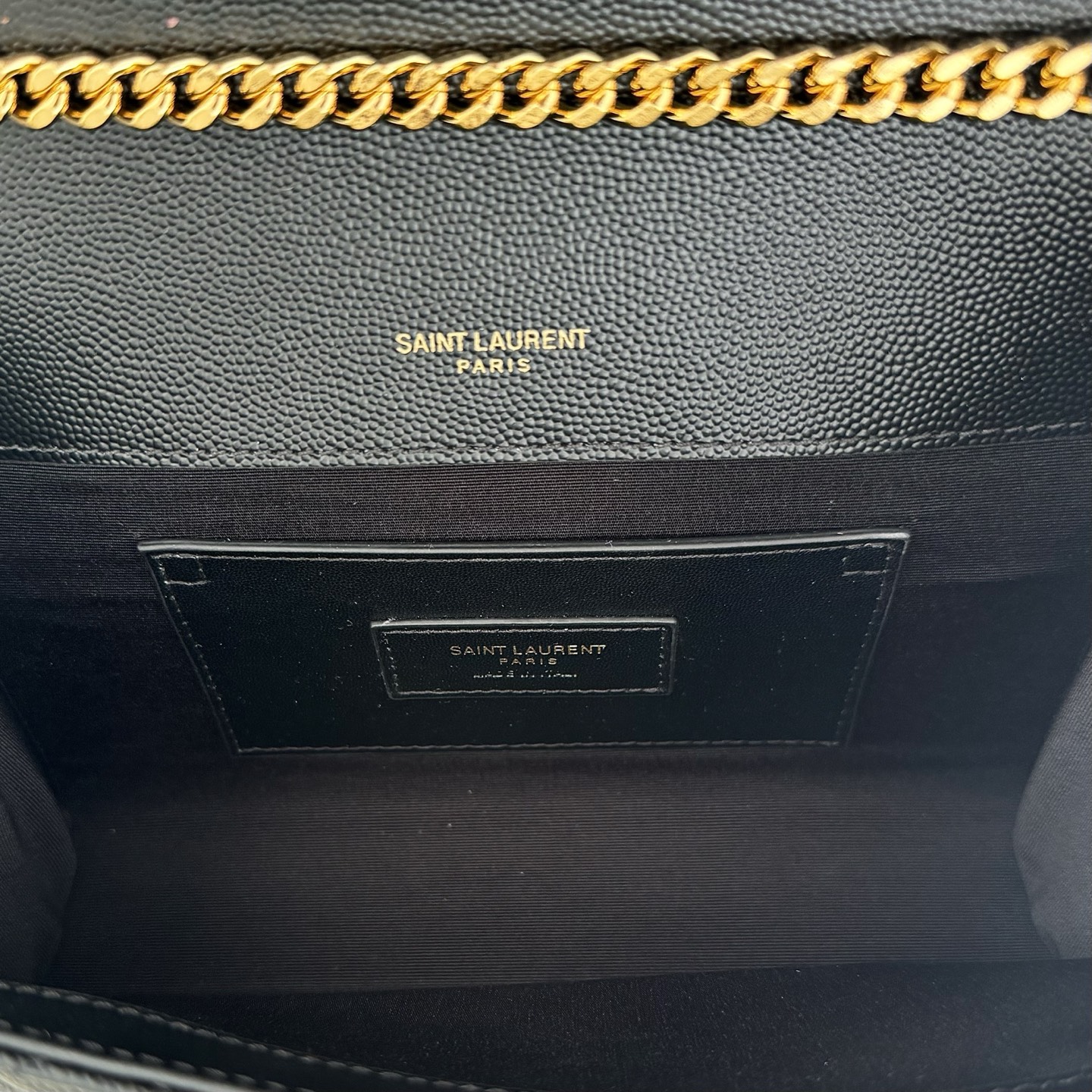 全套包装！ENVELOPPE小号，经典就是永恒，采用鱼子酱牛皮非常耐磨，V形纹和菱形纹混合绗缝包缝多种背