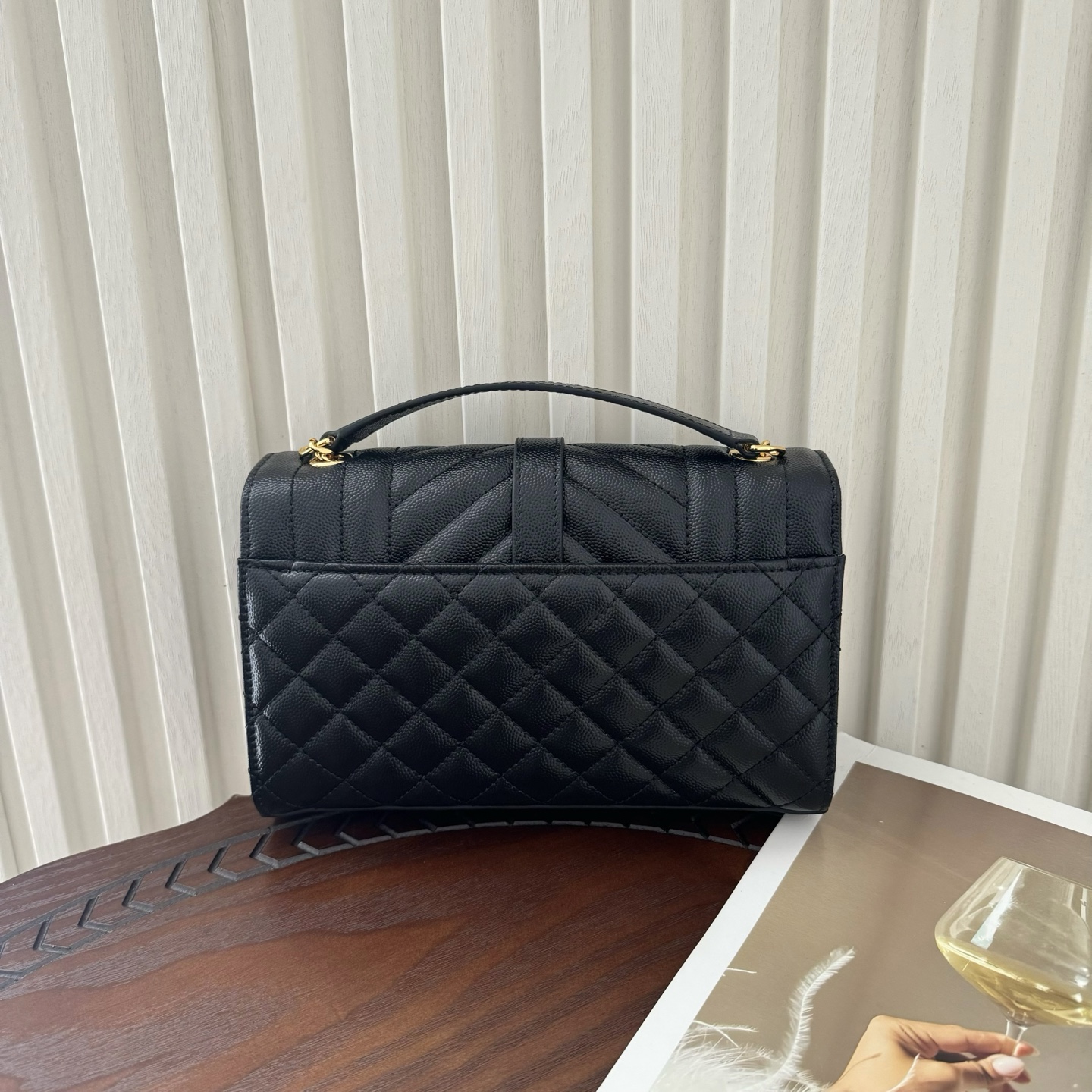 全套包装！ENVELOPPE小号，经典就是永恒，采用鱼子酱牛皮非常耐磨，V形纹和菱形纹混合绗缝包缝多种背