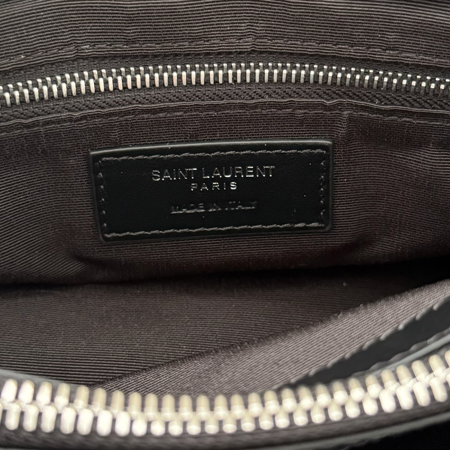 全套包装！LouLou中号Y字形拼接牛皮邮差包，包型饱满细腻有立体感，休闲时尚搭配尽显高端大气，内里分布