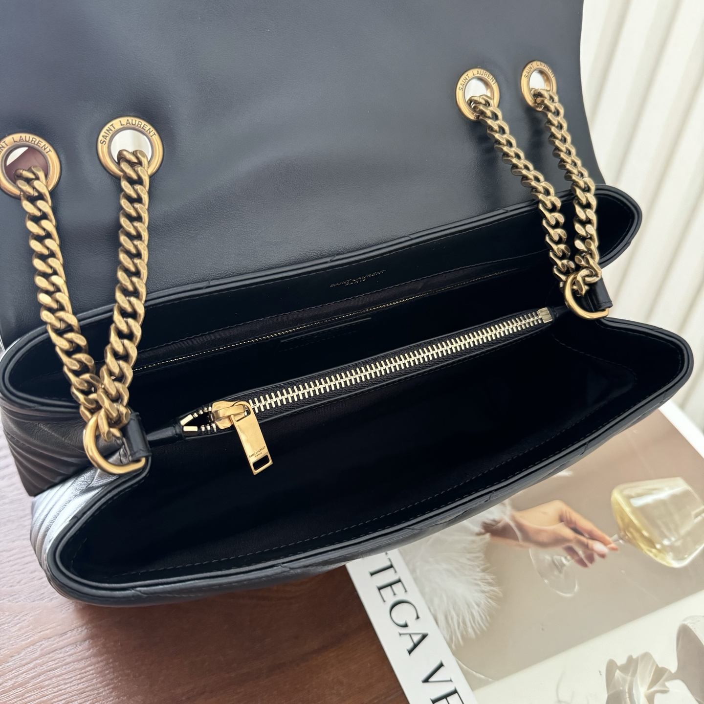 全套包装！LouLou中号Y字形拼接牛皮邮差包，包型饱满细腻有立体感，休闲时尚搭配尽显高端大气，内里分布