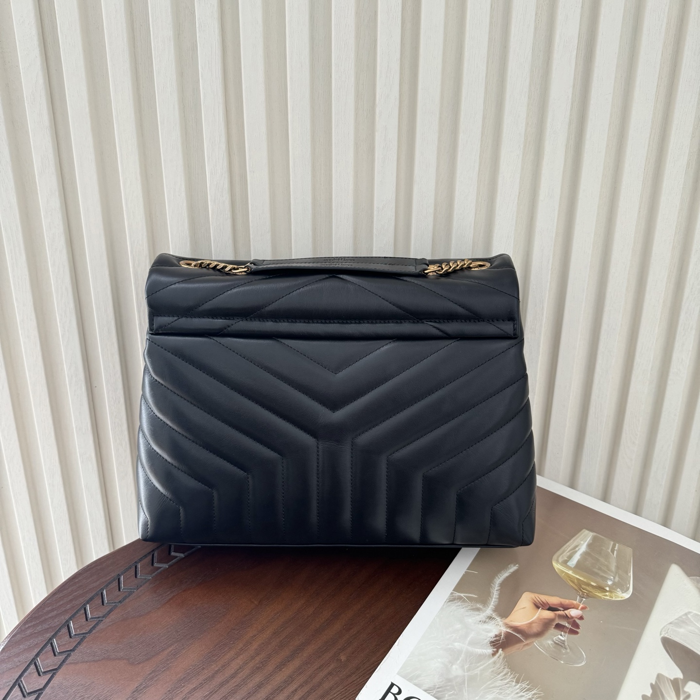 全套包装！LouLou中号Y字形拼接牛皮邮差包，包型饱满细腻有立体感，休闲时尚搭配尽显高端大气，内里分布