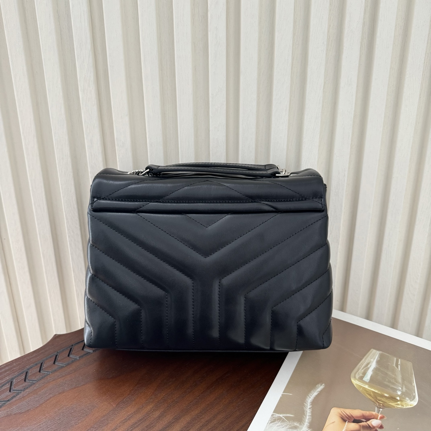 全套包装！LouLou小号Y字形拼接牛皮邮差包，包型饱满细腻有立体感，休闲时尚搭配尽显高端大气，内里分布