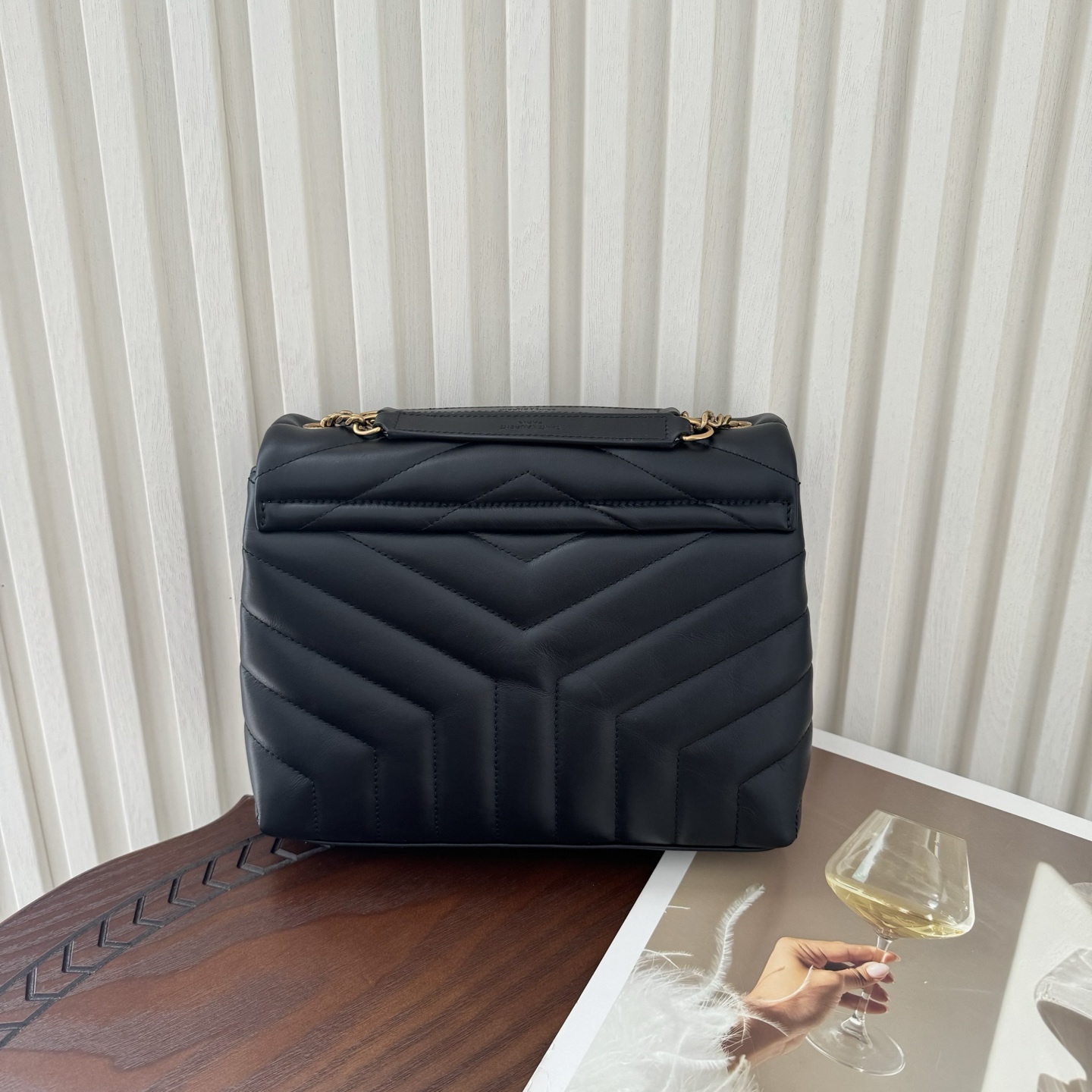 全套包装！LouLou小号Y字形拼接牛皮邮差包，包型饱满细腻有立体感，休闲时尚搭配尽显高端大气，内里分布