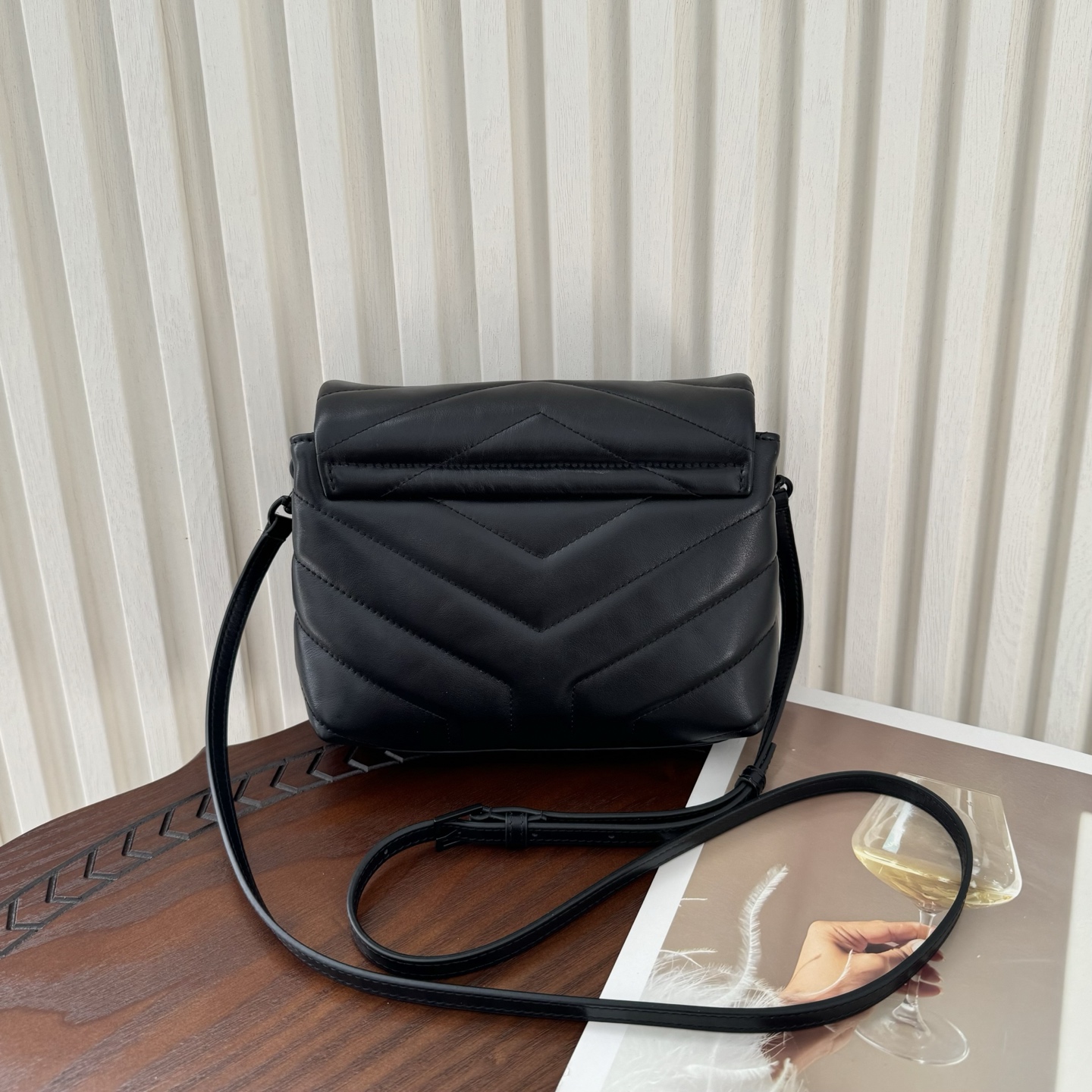 全套包装！LouLou迷你号Y字形拼接牛皮邮差包，包型饱满细腻有立体感，休闲时尚搭配尽显高端大气，内里分