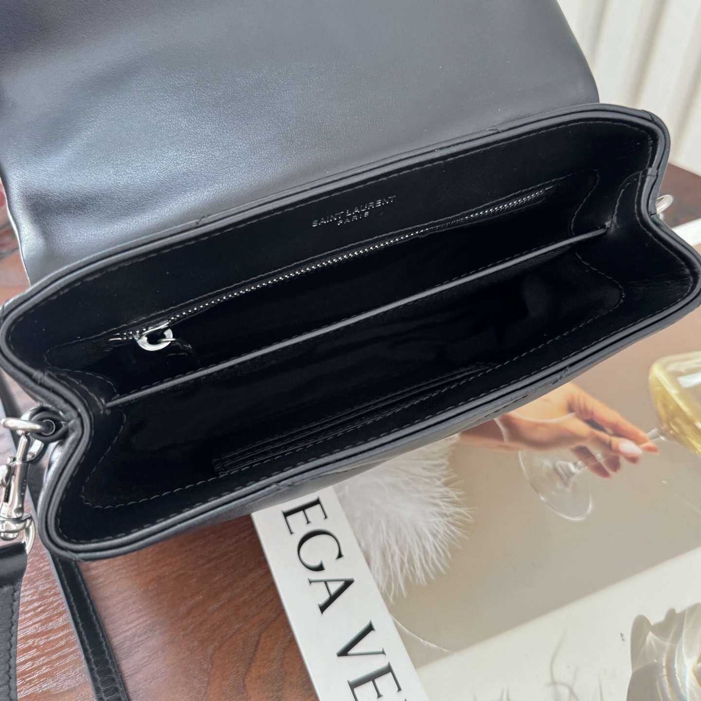 全套包装！LouLou迷你号Y字形拼接牛皮邮差包，包型饱满细腻有立体感，休闲时尚搭配尽显高端大气，内里分