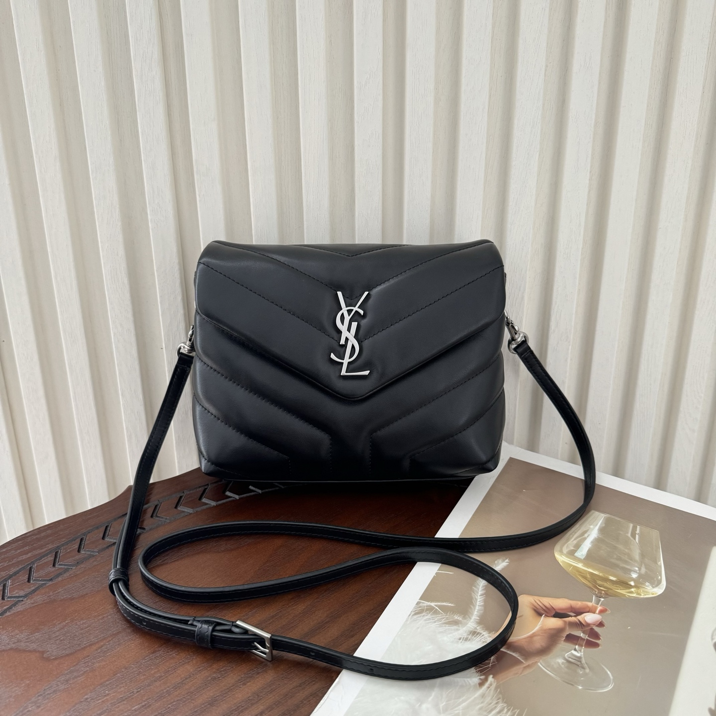 全套包装！LouLou迷你号Y字形拼接牛皮邮差包，包型饱满细腻有立体感，休闲时尚搭配尽显高端大气，内里分