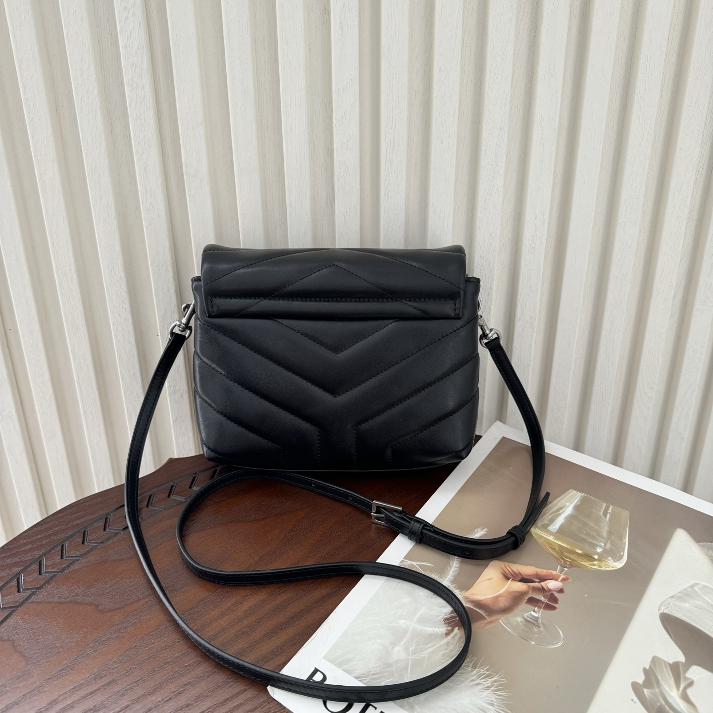 全套包装！LouLou迷你号Y字形拼接牛皮邮差包，包型饱满细腻有立体感，休闲时尚搭配尽显高端大气，内里分