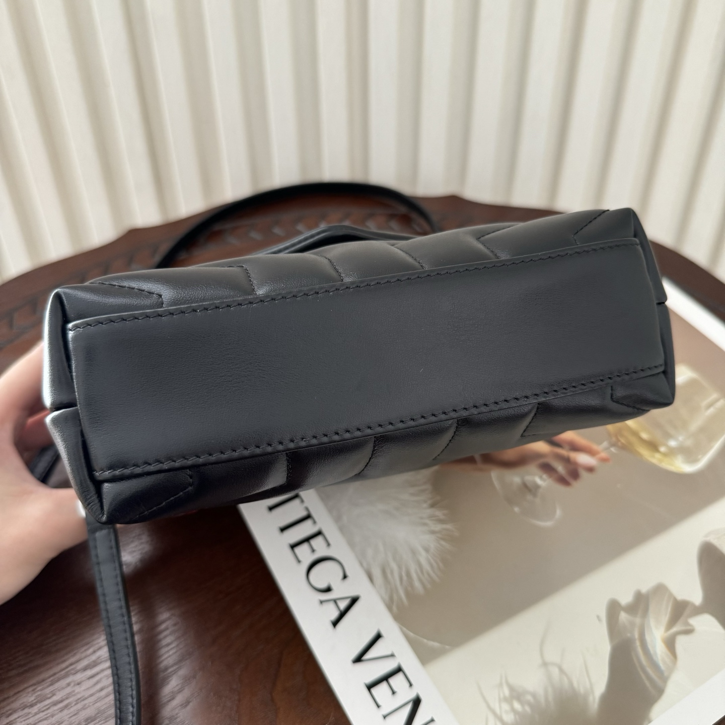 全套包装！LouLou迷你号Y字形拼接牛皮邮差包，包型饱满细腻有立体感，休闲时尚搭配尽显高端大气，内里分