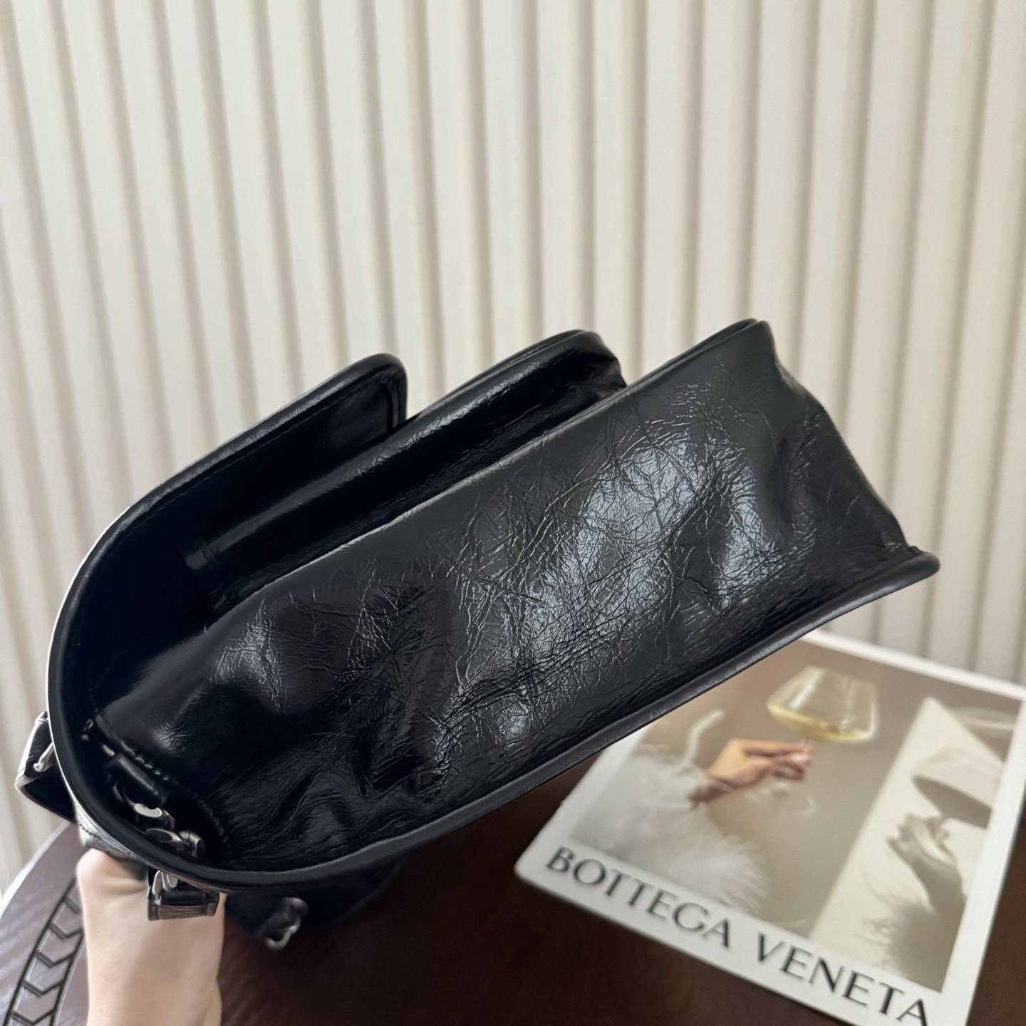 全套包装！型号:，尺寸:32-23-9cm！Niki新版，链条新增两个D扣，承受能力更强大！油蜡抓皱牛皮