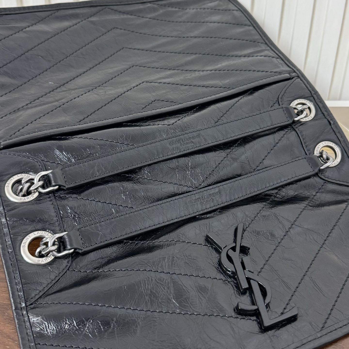 全套包装！型号:，尺寸:28-20-8.5cm！Niki新版，链条新增两个D扣，承受能力更强大！油蜡抓皱