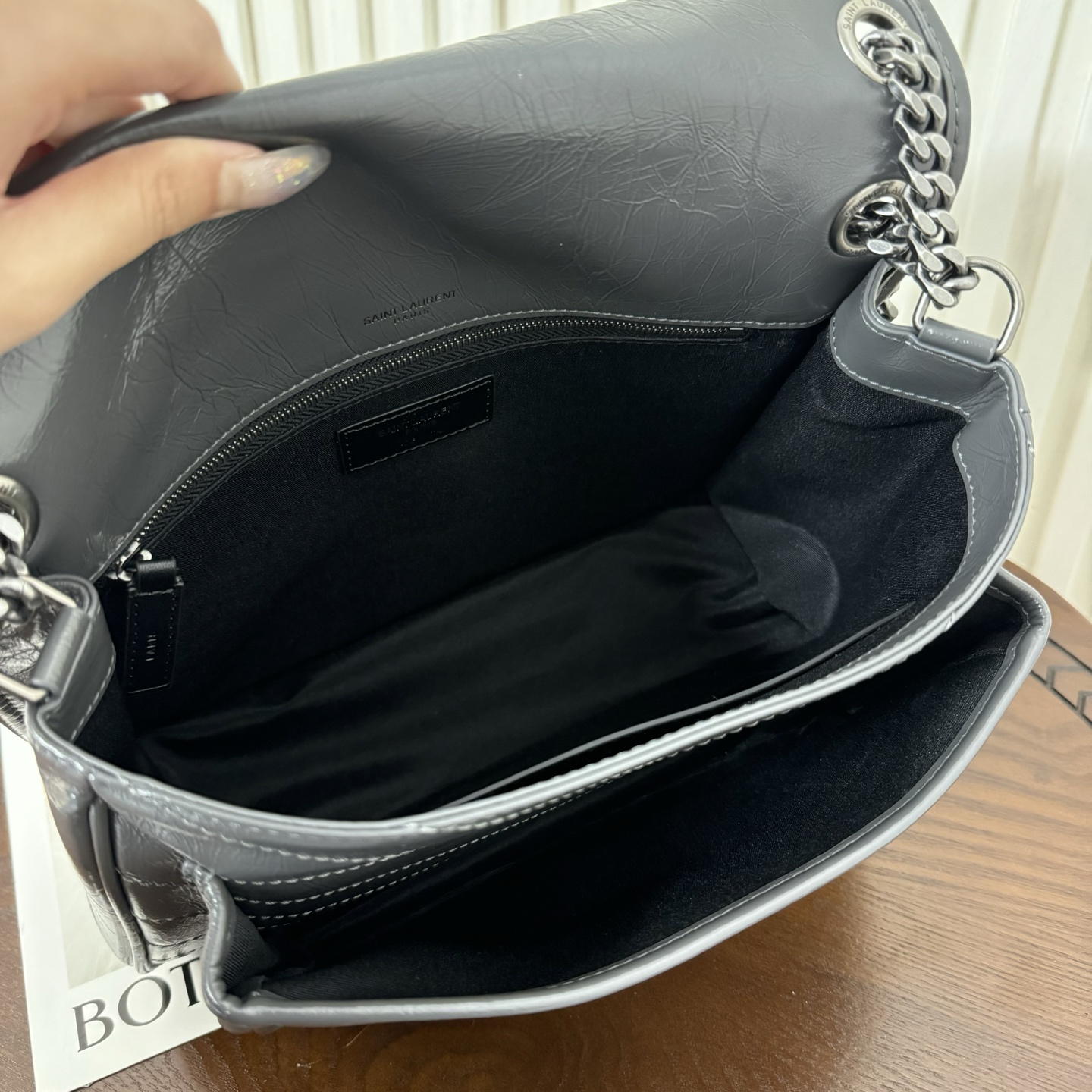 全套包装！型号:，尺寸:28-20-8.5cm！Niki新版，链条新增两个D扣，承受能力更强大！油蜡抓皱