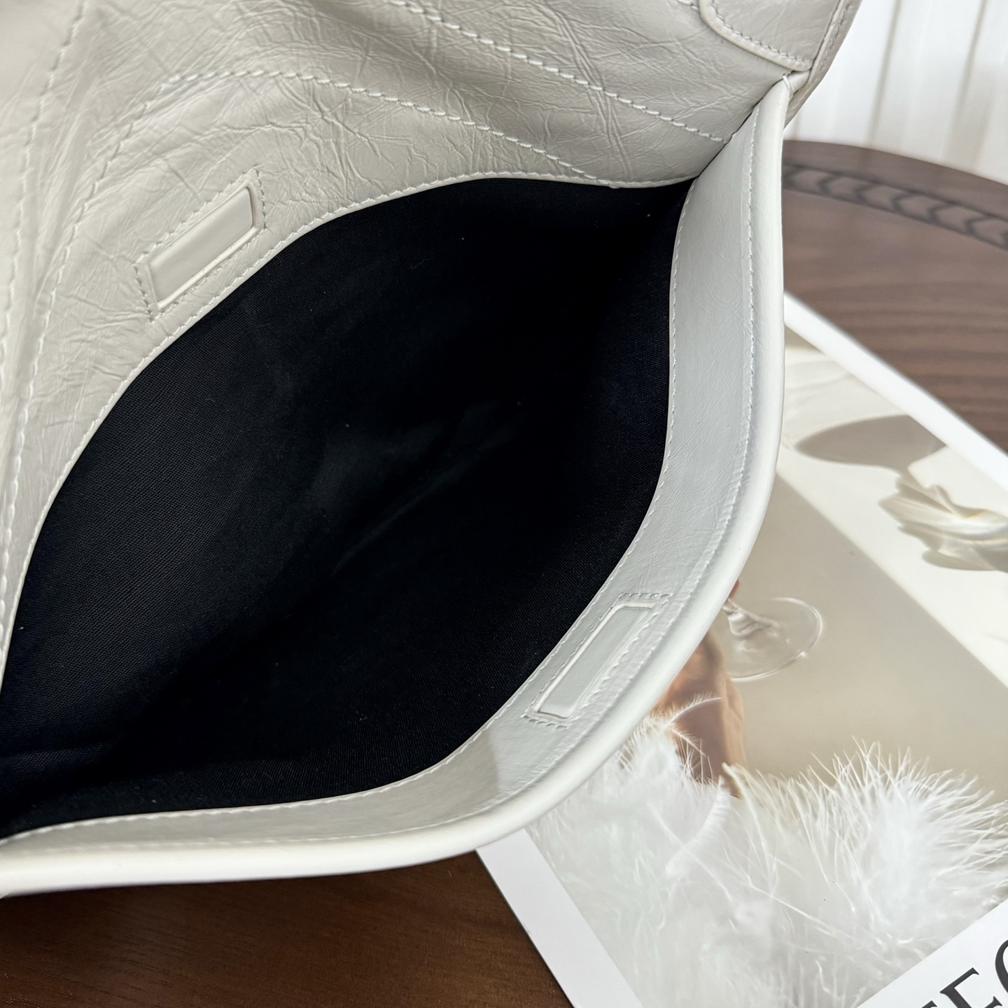 全套包装！型号:，尺寸:28-20-8.5cm！Niki新版，链条新增两个D扣，承受能力更强大！油蜡抓皱