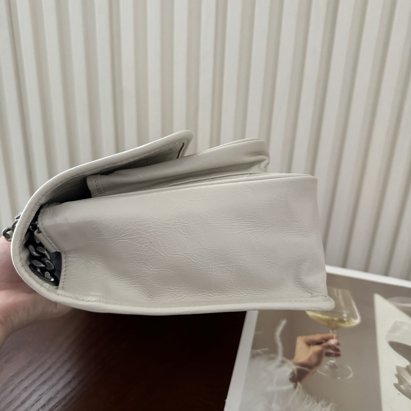 全套包装！型号:，尺寸:28-20-8.5cm！Niki新版，链条新增两个D扣，承受能力更强大！油蜡抓皱