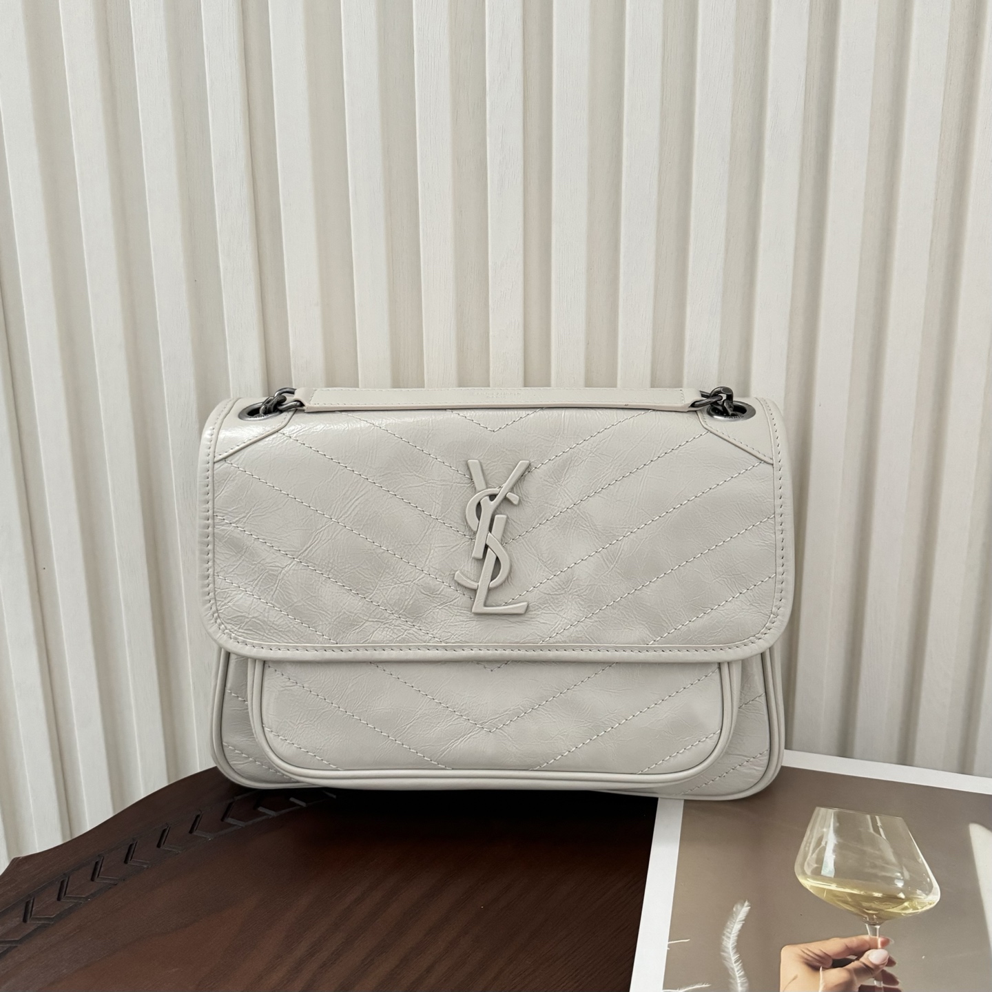 全套包装！型号:，尺寸:28-20-8.5cm！Niki新版，链条新增两个D扣，承受能力更强大！油蜡抓皱