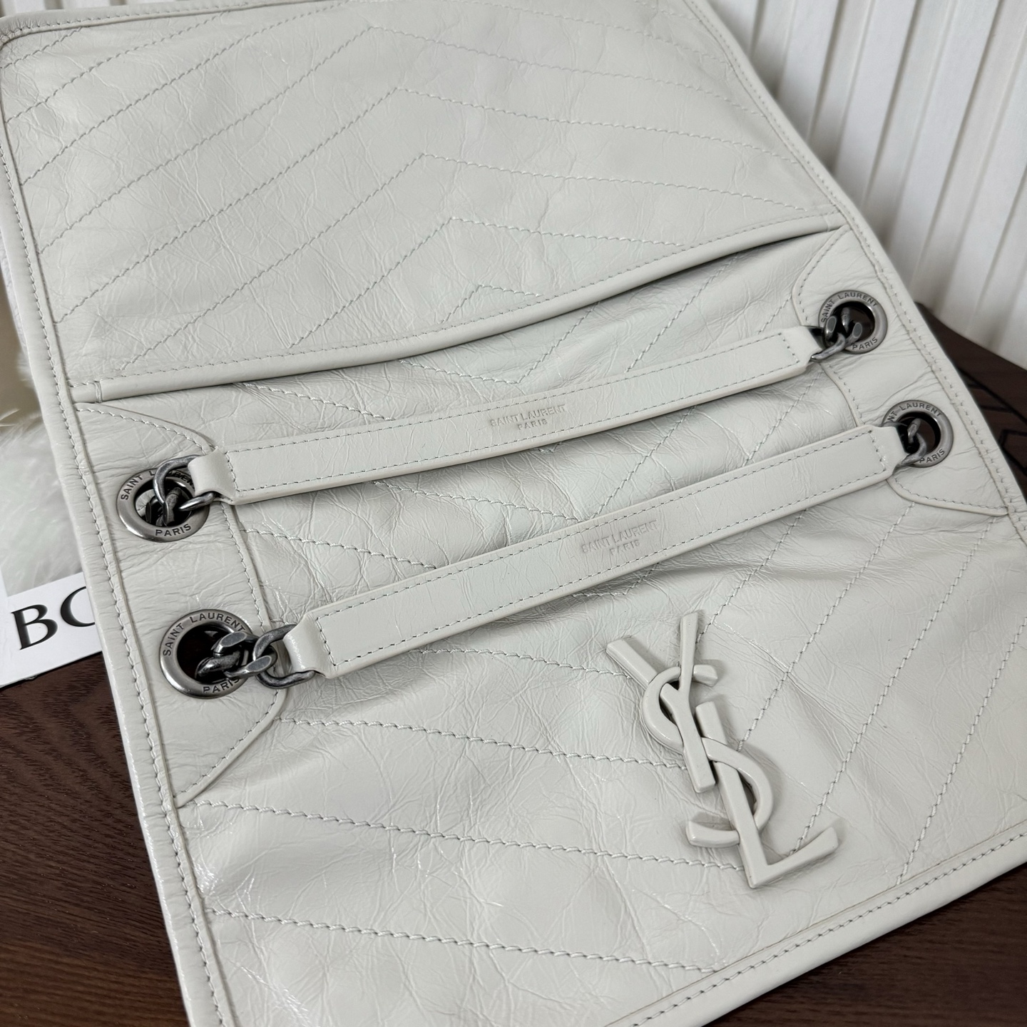 全套包装！型号:，尺寸:28-20-8.5cm！Niki新版，链条新增两个D扣，承受能力更强大！油蜡抓皱