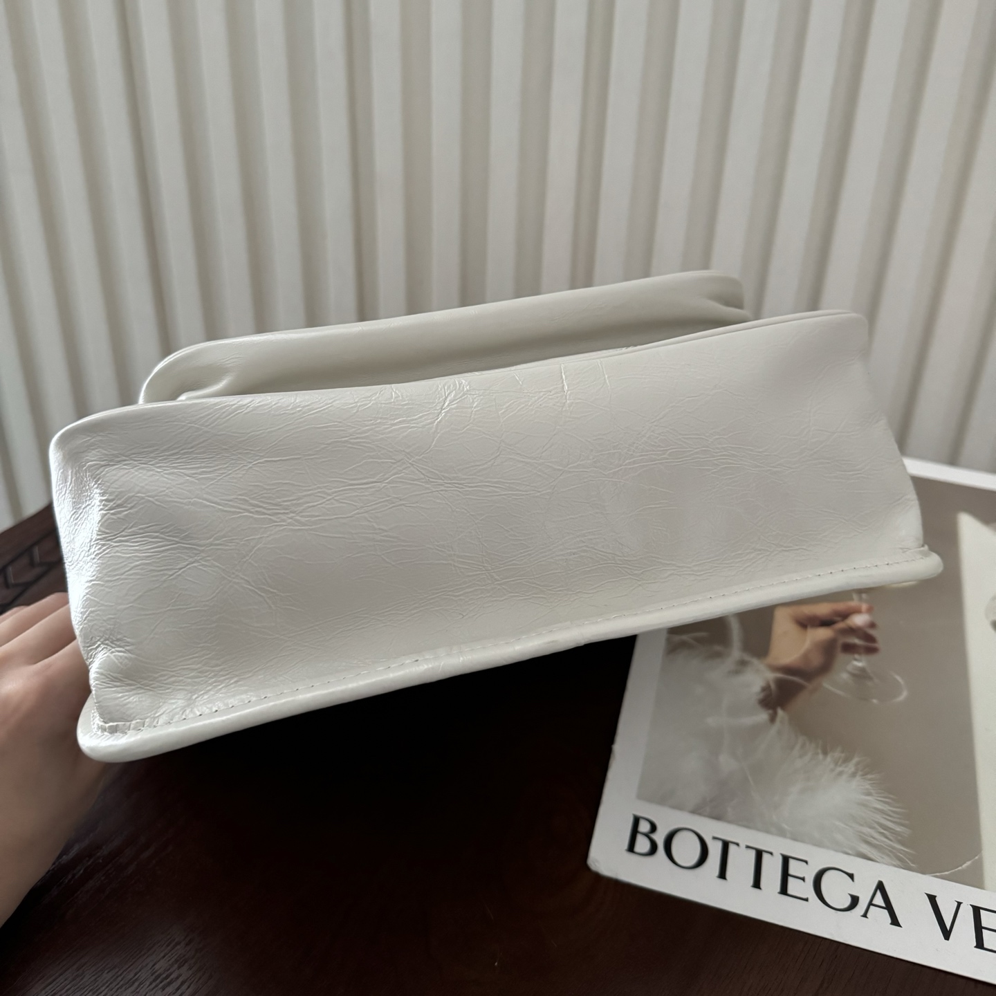 全套包装！型号:，尺寸:28-20-8.5cm！Niki新版，链条新增两个D扣，承受能力更强大！油蜡抓皱