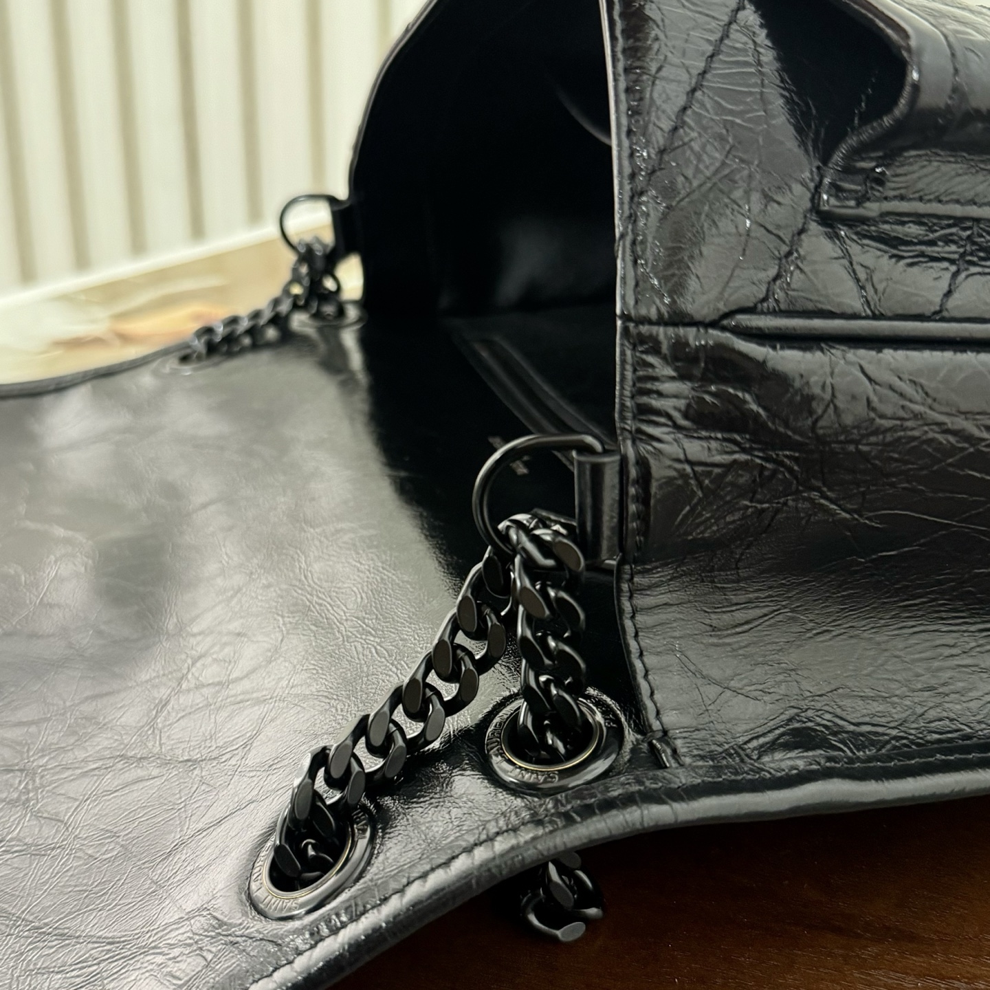 全套包装！型号，尺寸:28/20/9cm！超级爆款NiKi热潮势不可挡，logo改为金属质地，链条也改为