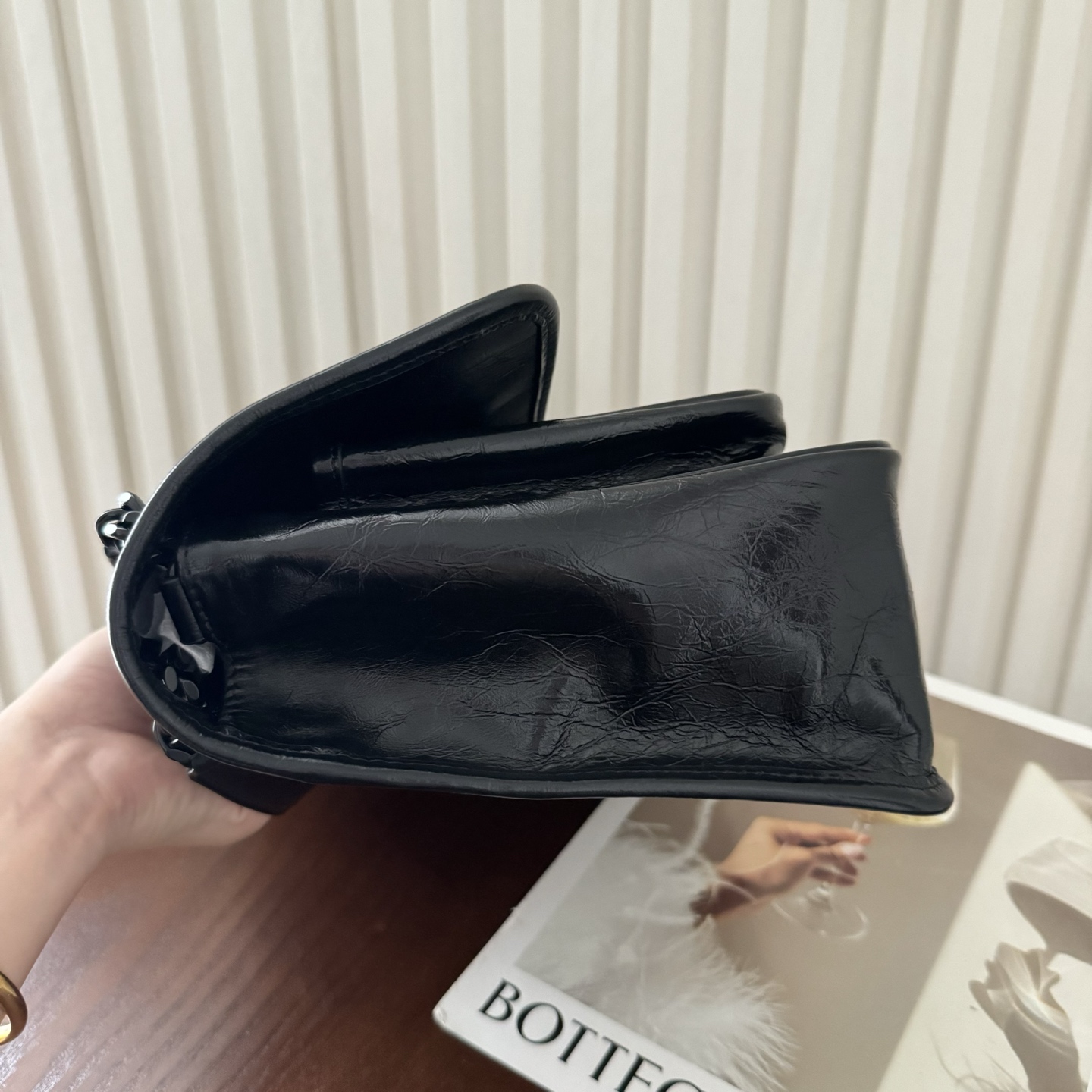 全套包装！型号，尺寸:28/20/9cm！超级爆款NiKi热潮势不可挡，logo改为金属质地，链条也改为